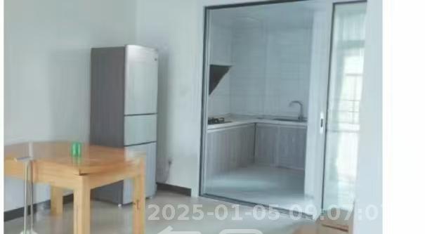 洋湖明园一期  3室2厅2卫   2800.00元/月室内图
