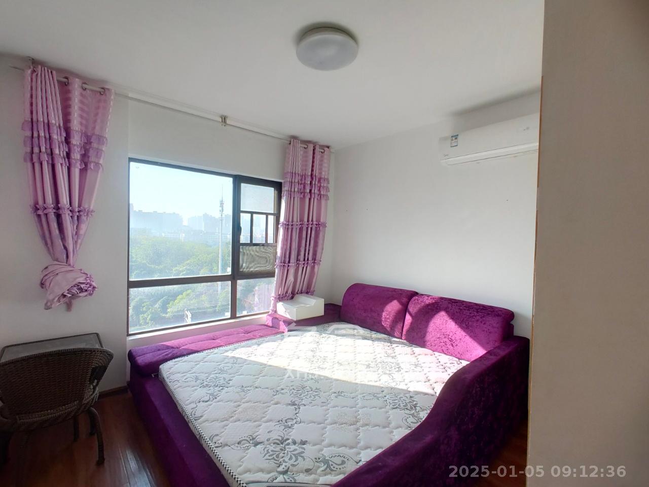 紫鑫御湖湾  3室2厅2卫    1800.0元/月室内图