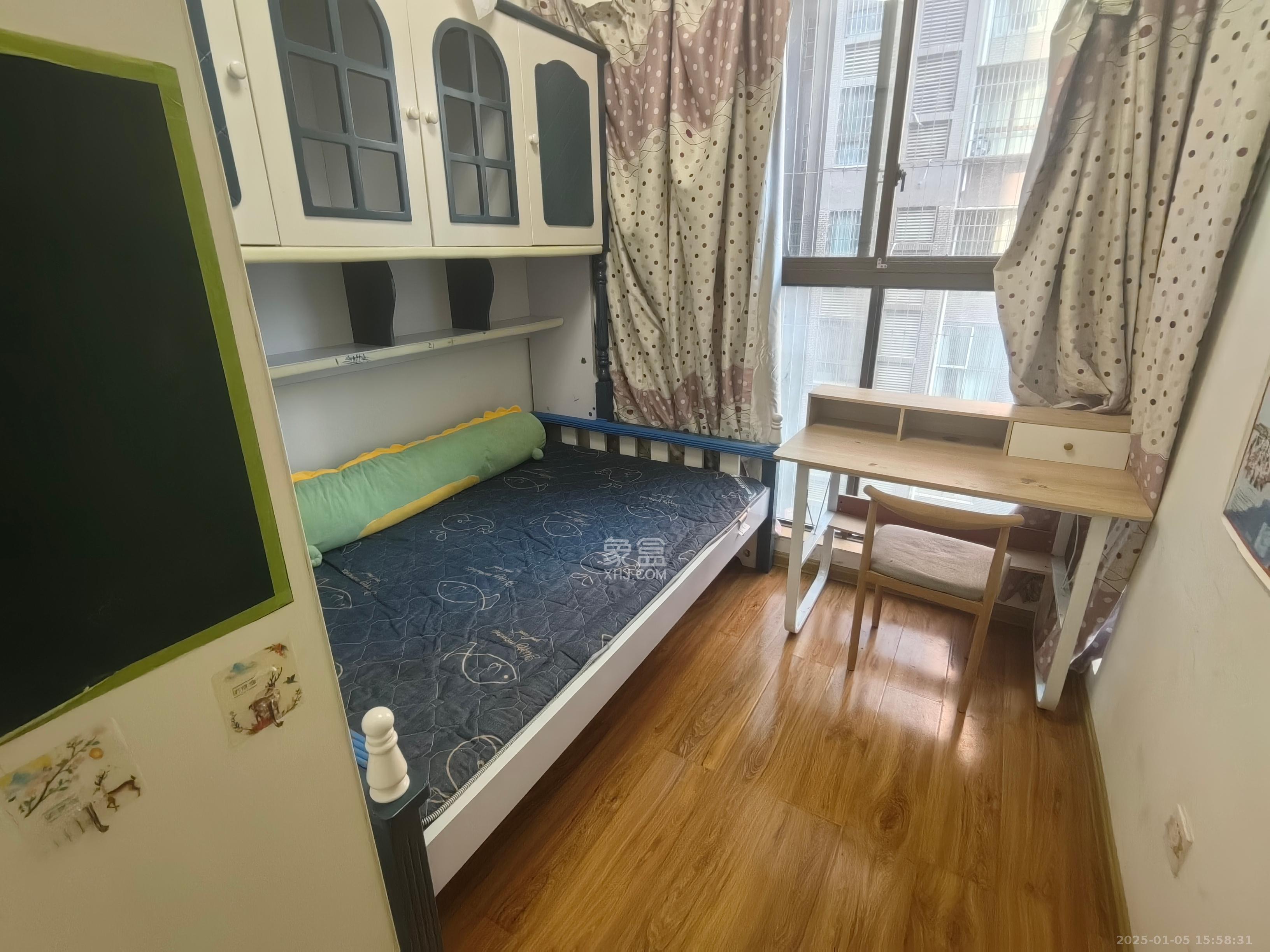 湖湾世景  3室2厅1卫   1850.00元/月室内图