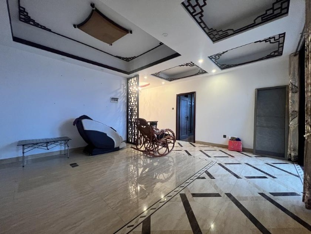 兰亭雅苑 4室2厅2卫 260.0万 兰亭雅苑 4室2厅2卫 260.0万客厅