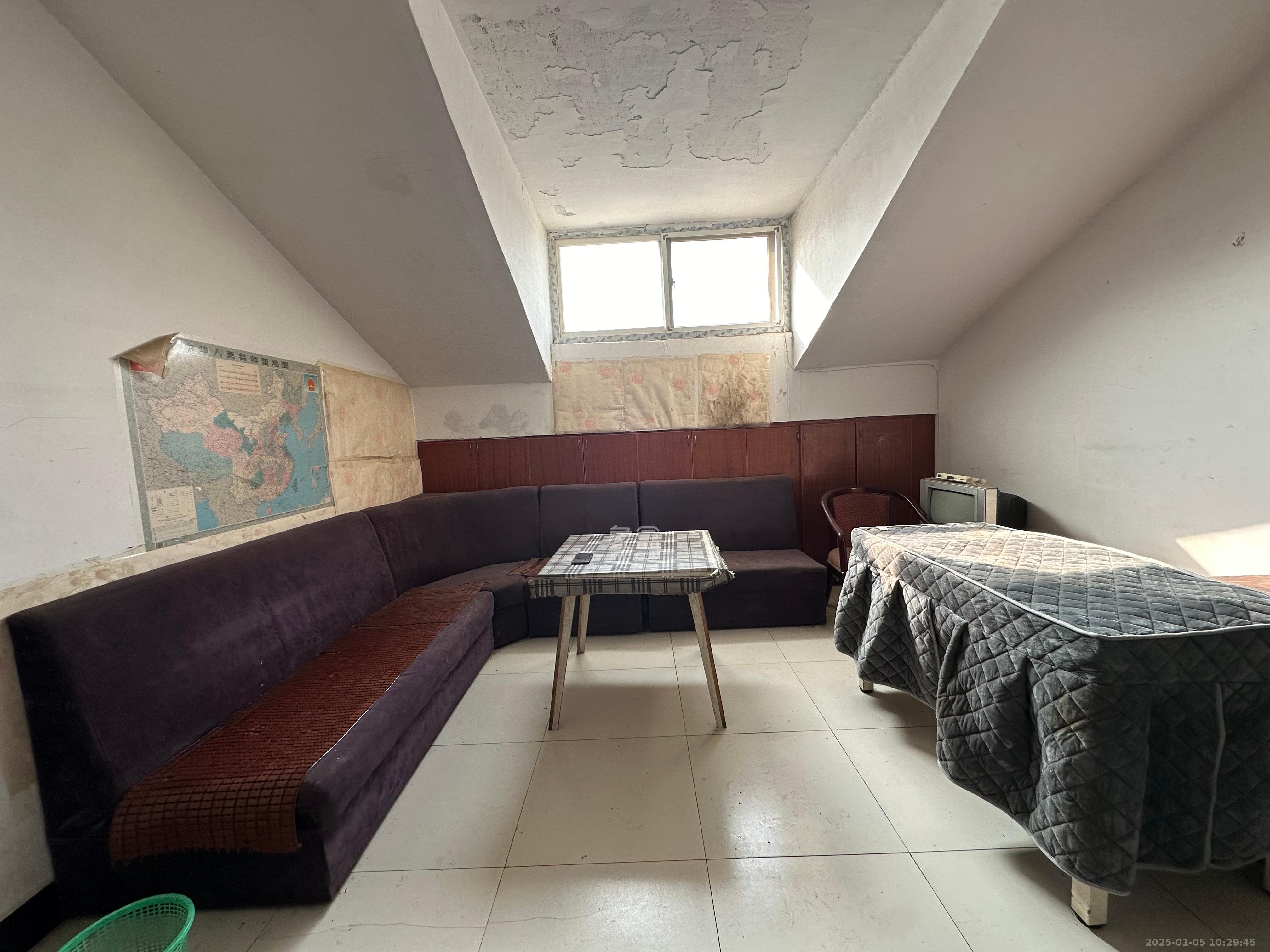 鄱阳小区 2室2厅1卫 1000.0元/月 鄱阳小区 2室2厅1卫 1000.0元/月室内图