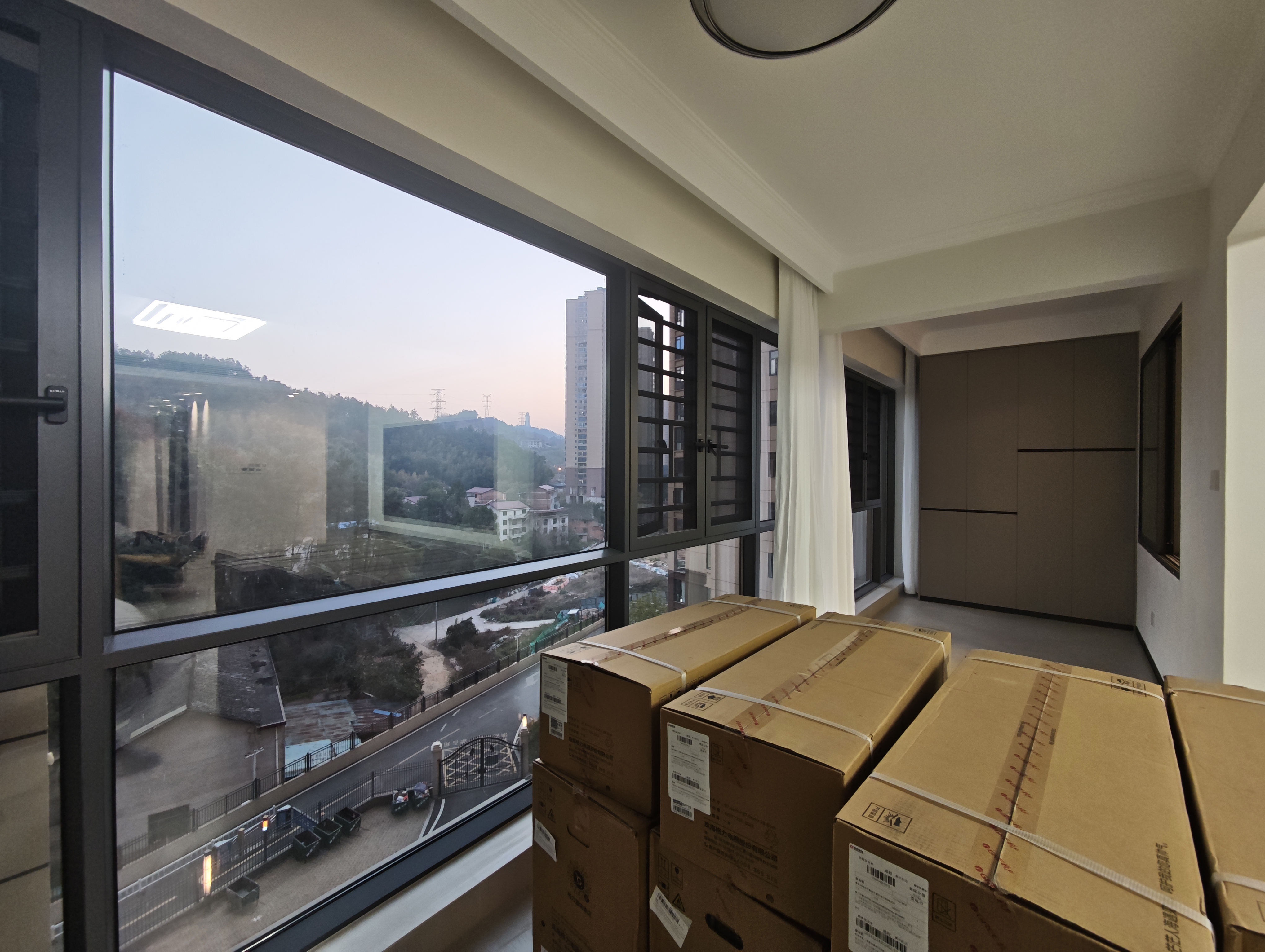 吉大汉学仕府 5室2厅2卫 160.0万 吉大汉学仕府 5室2厅2卫 160.0万客厅