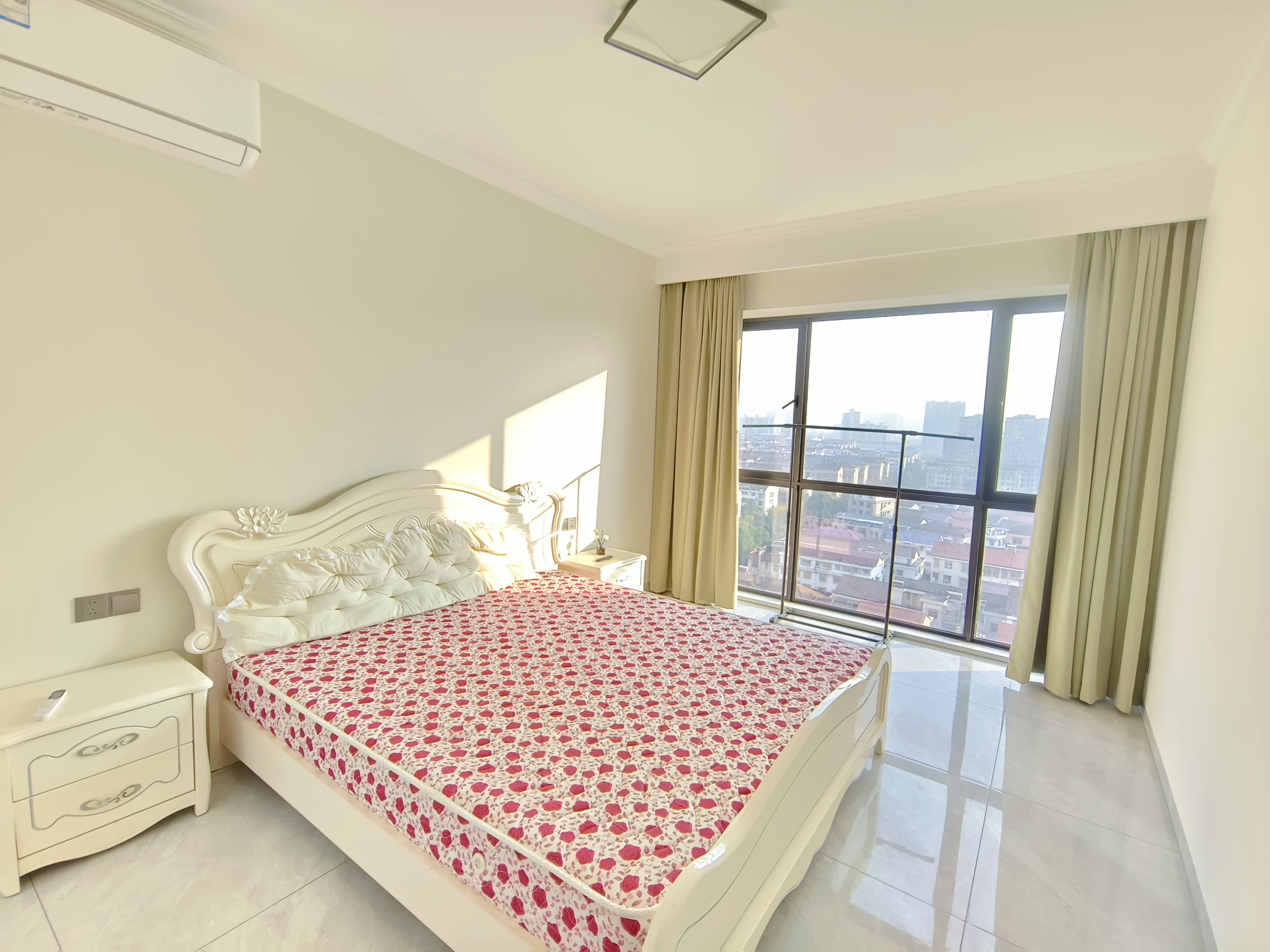 和瑞欢乐城二期 3室2厅2卫 2800.0元/月 和瑞欢乐城二期 3室2厅2卫 2800.0元/月室内图