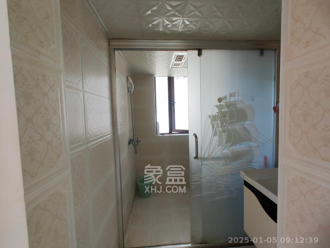 紫鑫御湖湾  3室2厅2卫    1800.0元/月室内图