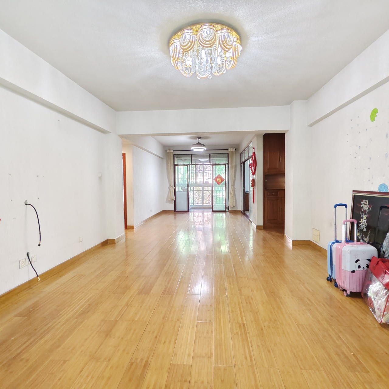 南方明珠  4室2厅2卫    197.0万 南方明珠  4室2厅2卫    197.0万室内图