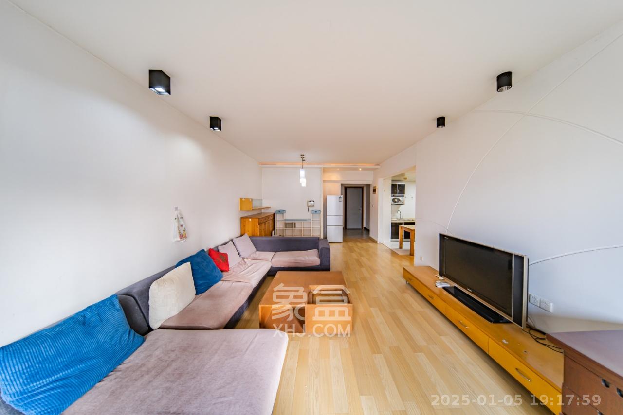 阳光100一期、四五期  2室2厅1卫    2400.0元/月室内图