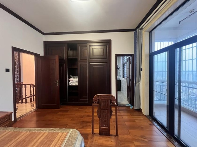 兰亭雅苑 4室2厅2卫 260.0万 兰亭雅苑 4室2厅2卫 260.0万客厅