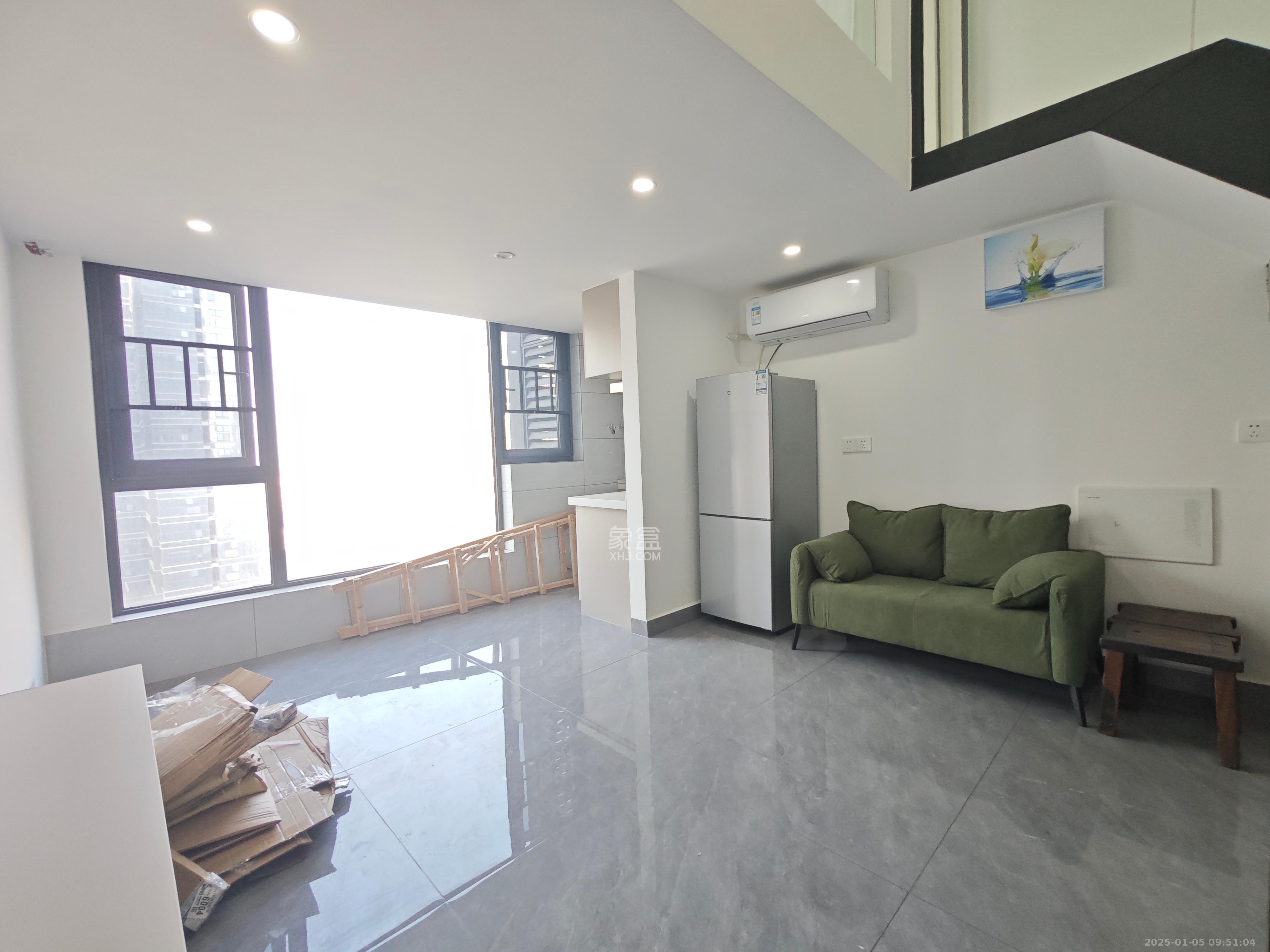 卓越中寰 2室1厅1卫 2500.0元/月 卓越中寰 2室1厅1卫 2500.0元/月室内图