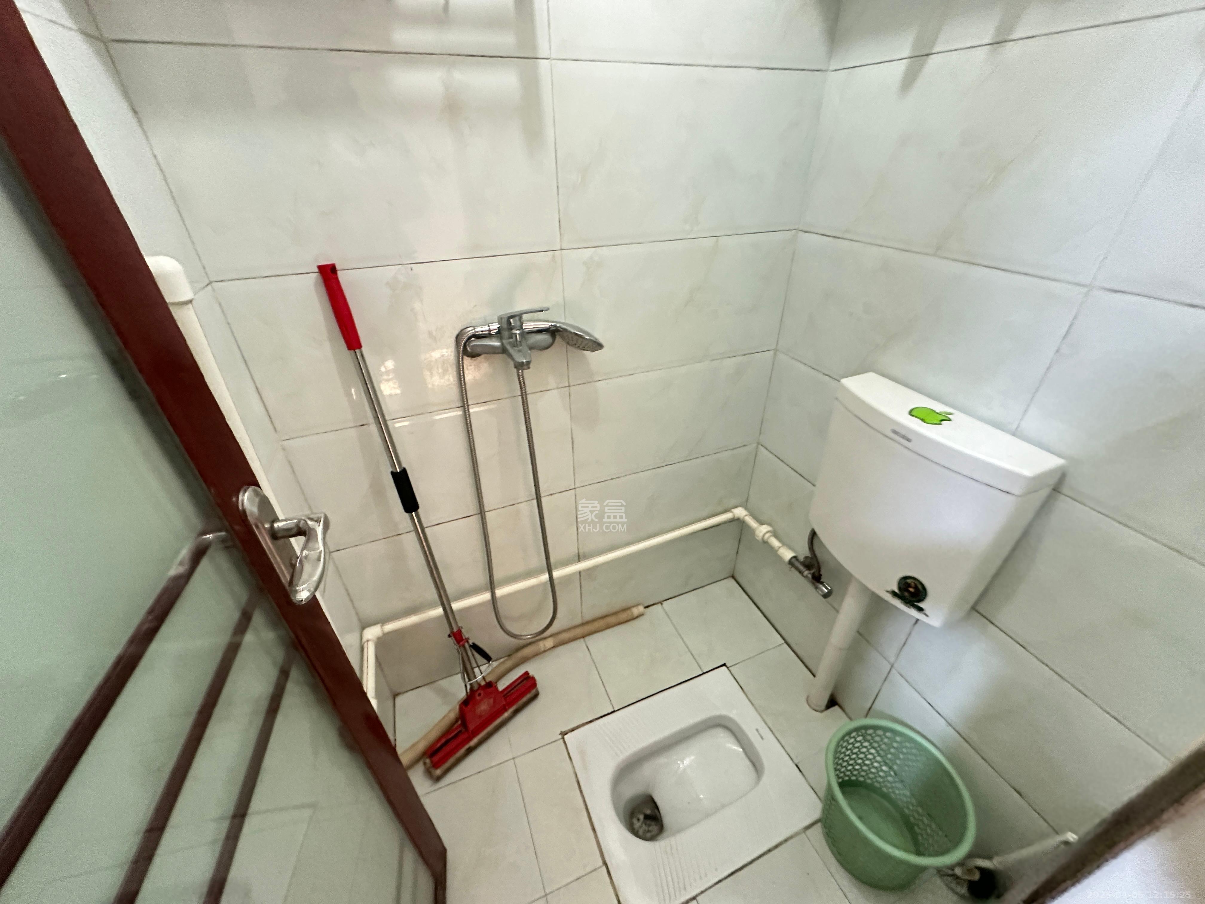 雄海花园 1室1厅1卫 1080.0元/月 雄海花园 1室1厅1卫 1080.0元/月室内图