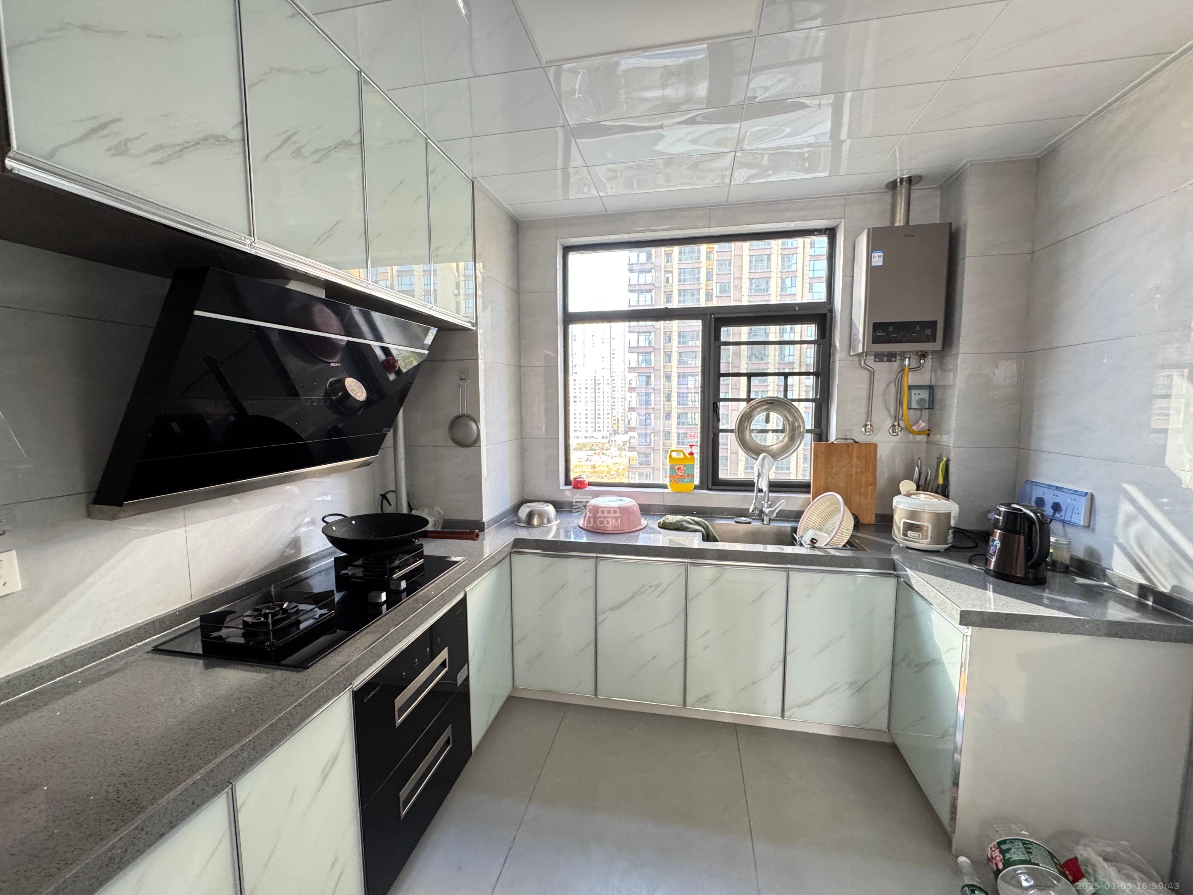 九华世纪城 3室2厅2卫 1500.0元/月 九华世纪城 3室2厅2卫 1500.0元/月室内图