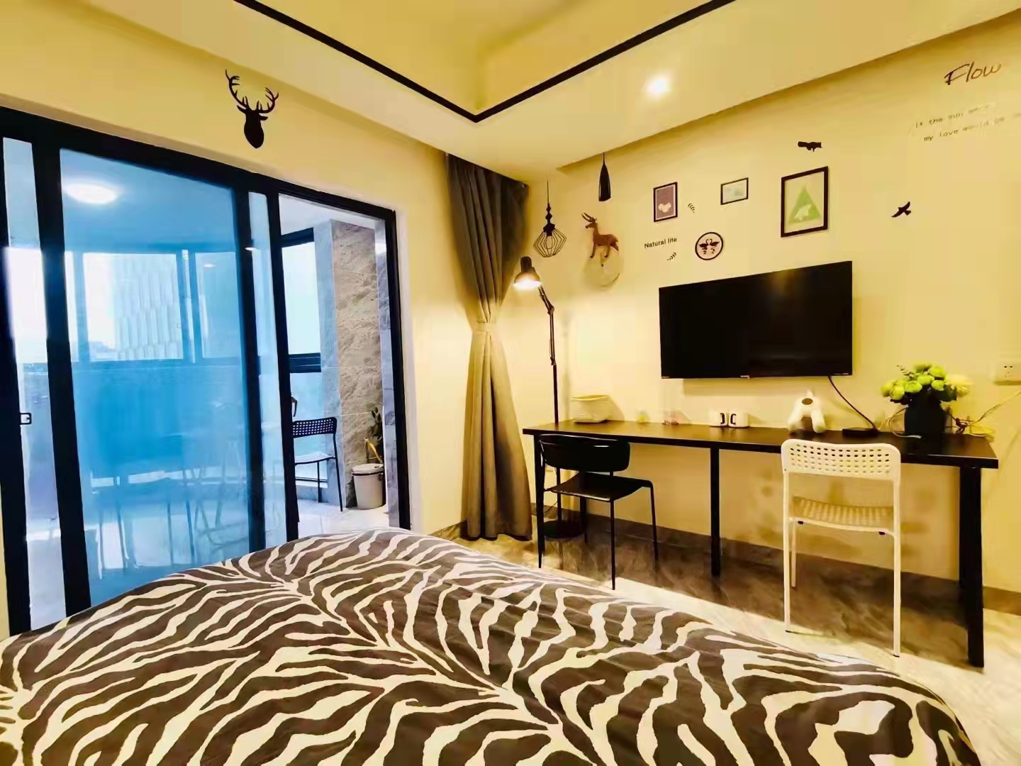 宇建国贸城 1室0厅1卫 90.0万 宇建国贸城 1室0厅1卫 90.0万室内图