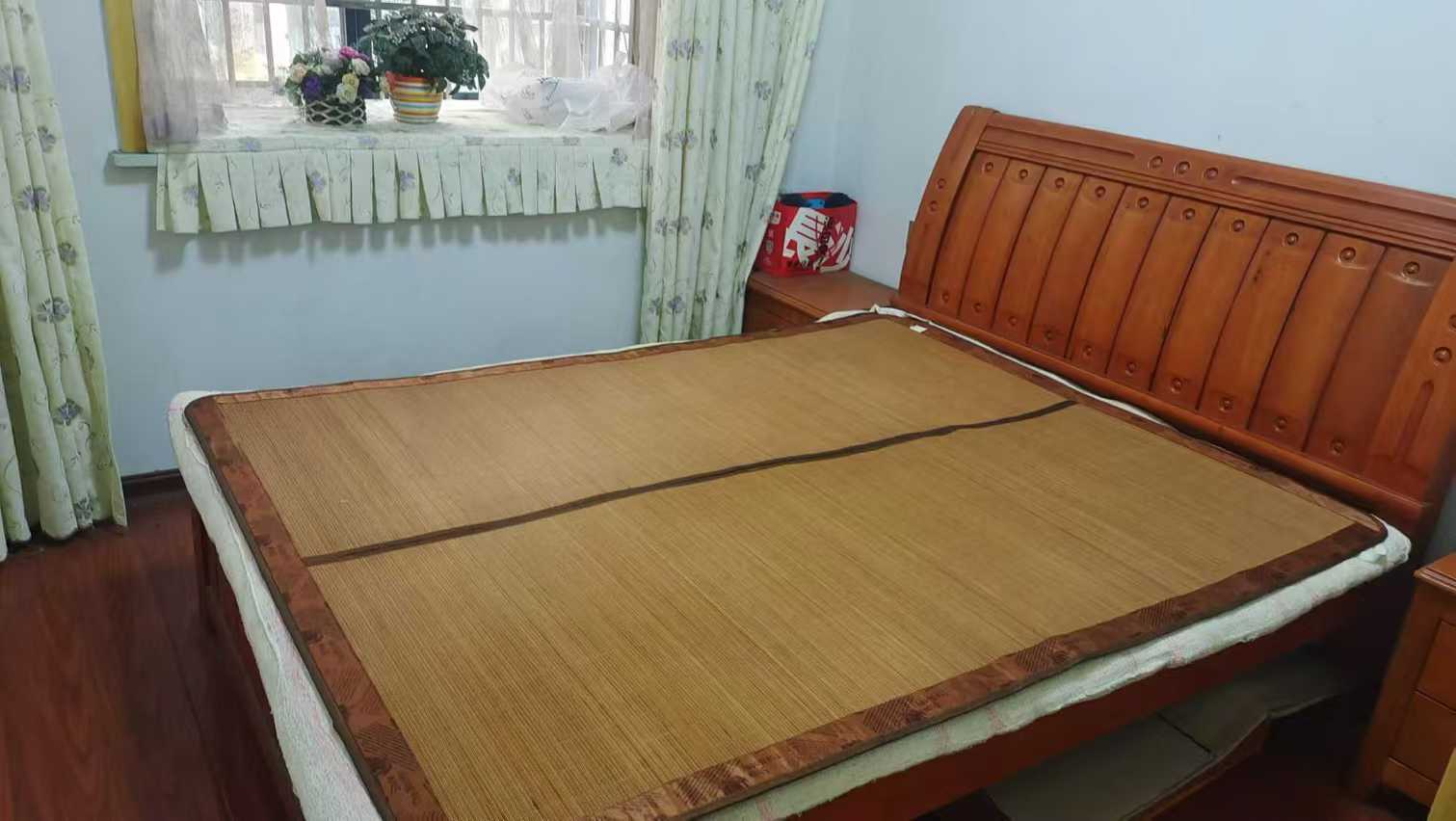 东方新城 3室2厅1卫 1200.0元/月 东方新城 3室2厅1卫 1200.0元/月室内图