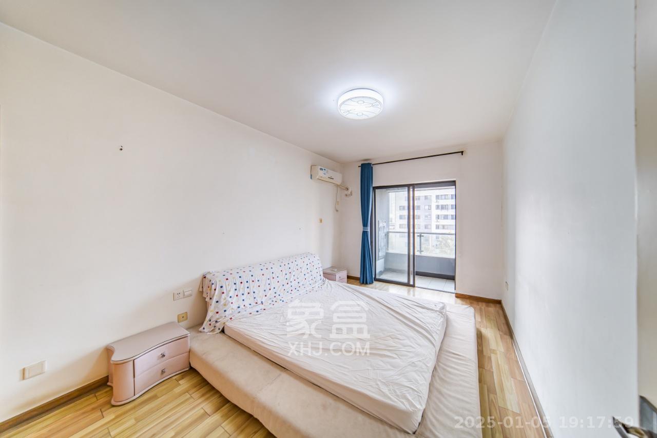 阳光100一期、四五期  2室2厅1卫    2400.0元/月室内图