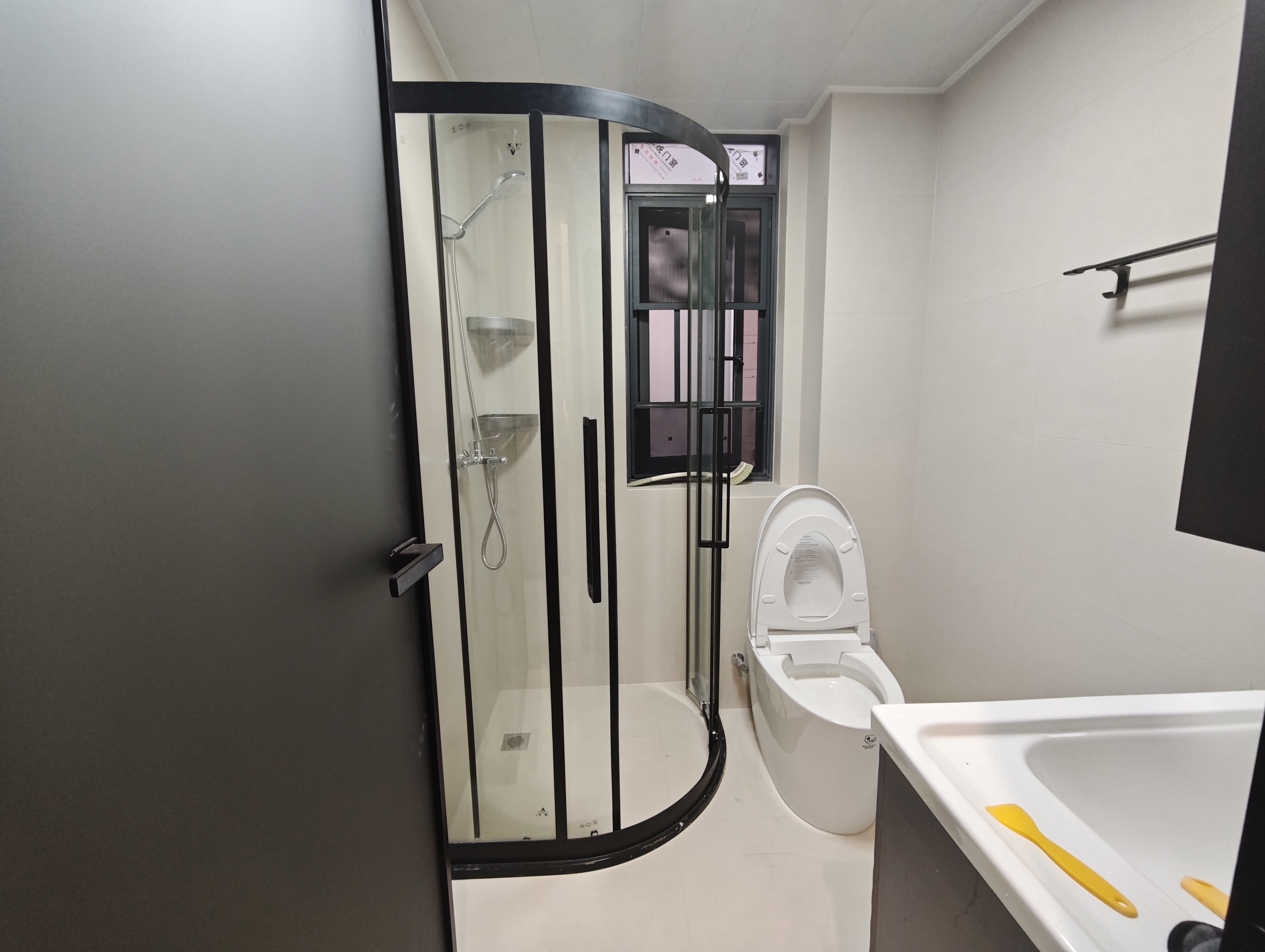 吉大汉学仕府 5室2厅2卫 160.0万 吉大汉学仕府 5室2厅2卫 160.0万客厅