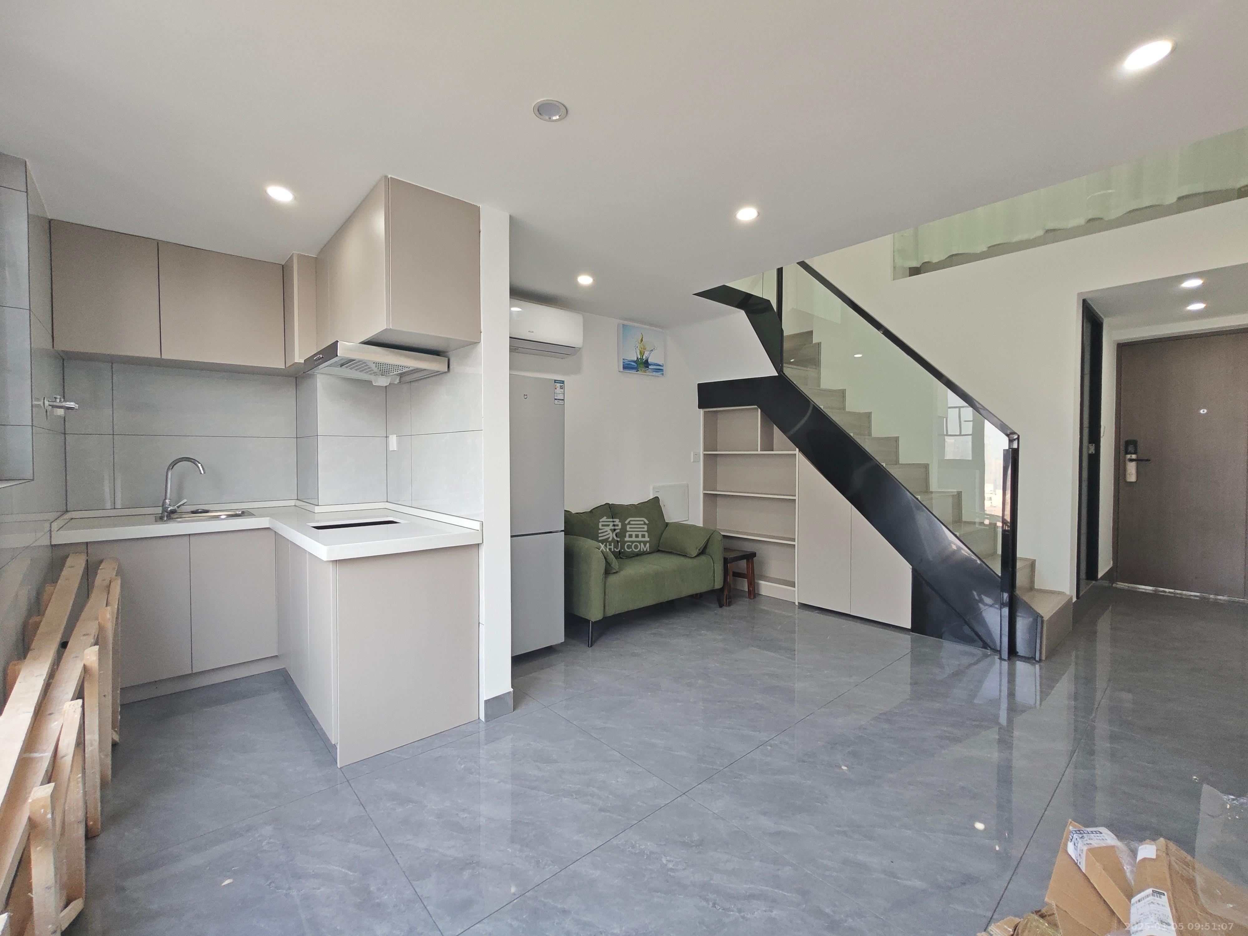 卓越中寰 2室1厅1卫 2500.0元/月 卓越中寰 2室1厅1卫 2500.0元/月室内图