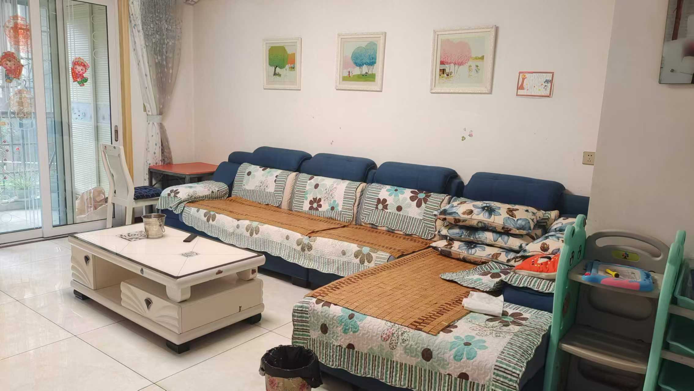 东方新城 3室2厅1卫 1200.0元/月 东方新城 3室2厅1卫 1200.0元/月室内图