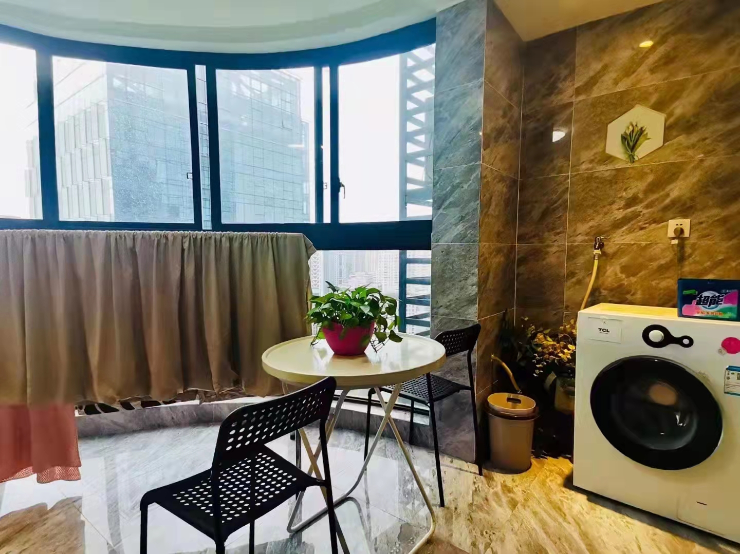 宇建国贸城 1室0厅1卫 90.0万 宇建国贸城 1室0厅1卫 90.0万室内图