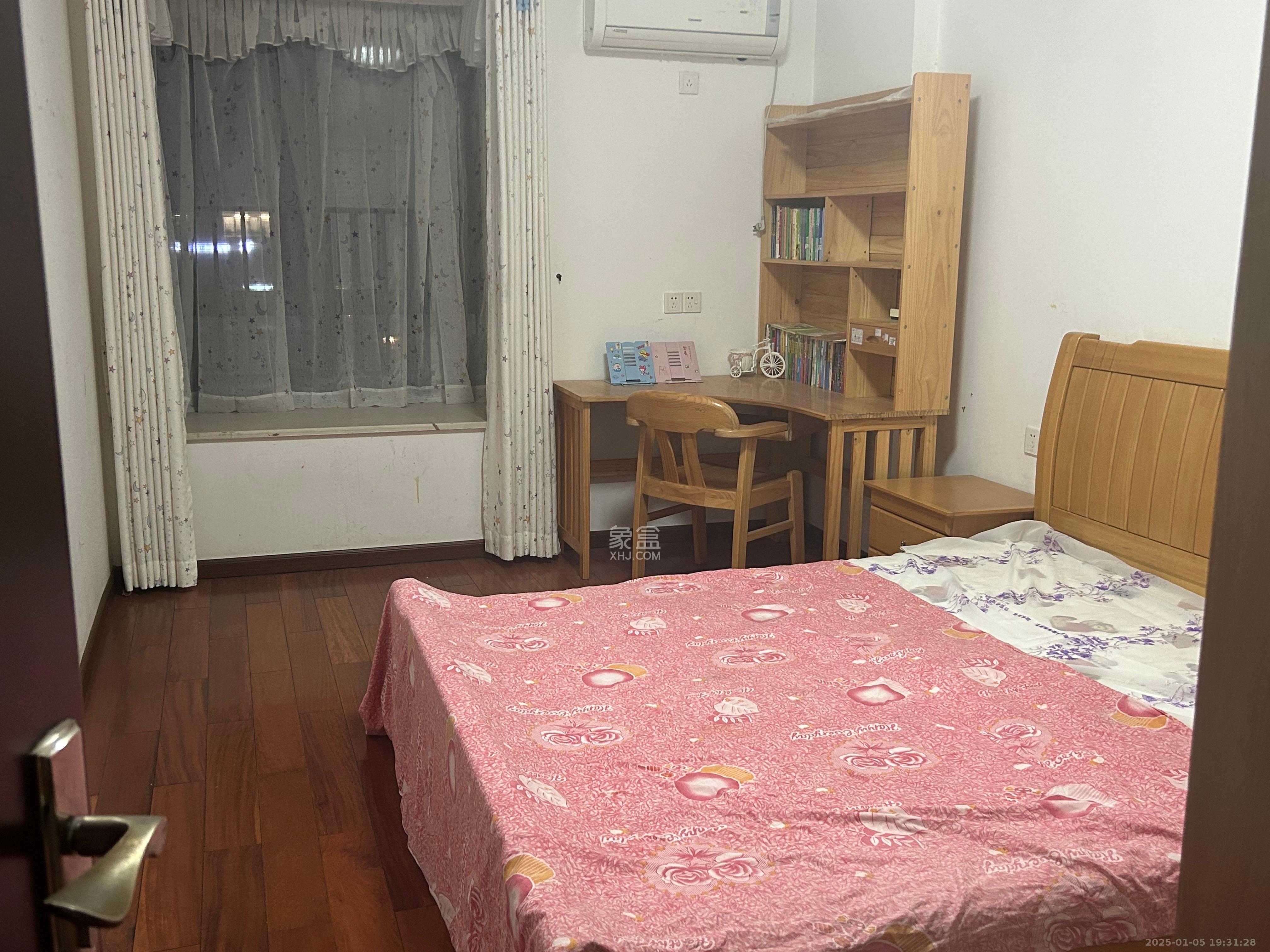 华润凤凰城一期 4室2厅2卫 2600.0元/月 华润凤凰城一期 4室2厅2卫 2600.0元/月室内图