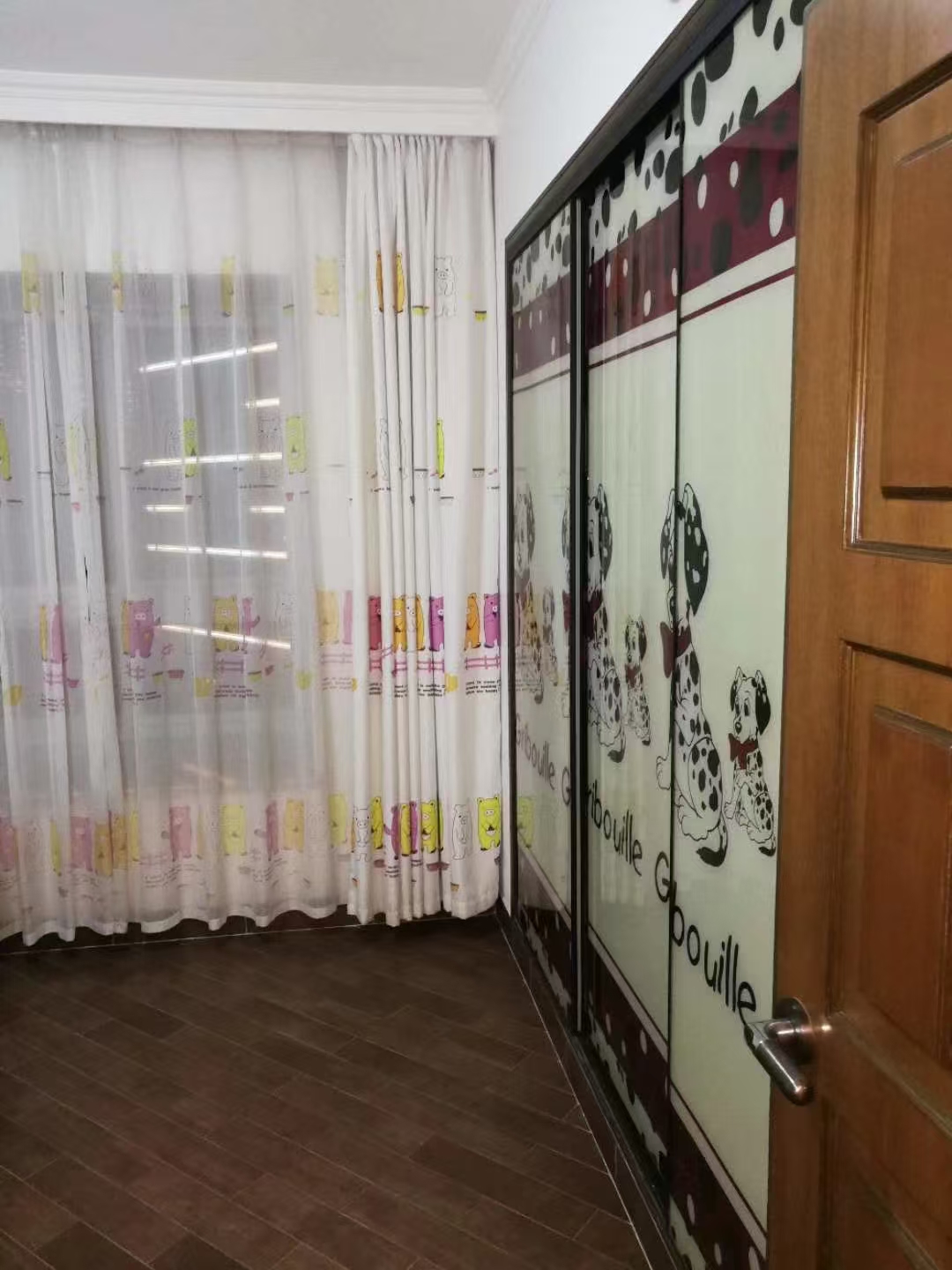 景瑞花园 3室2厅2卫 160.0万 景瑞花园 3室2厅2卫 160.0万客厅