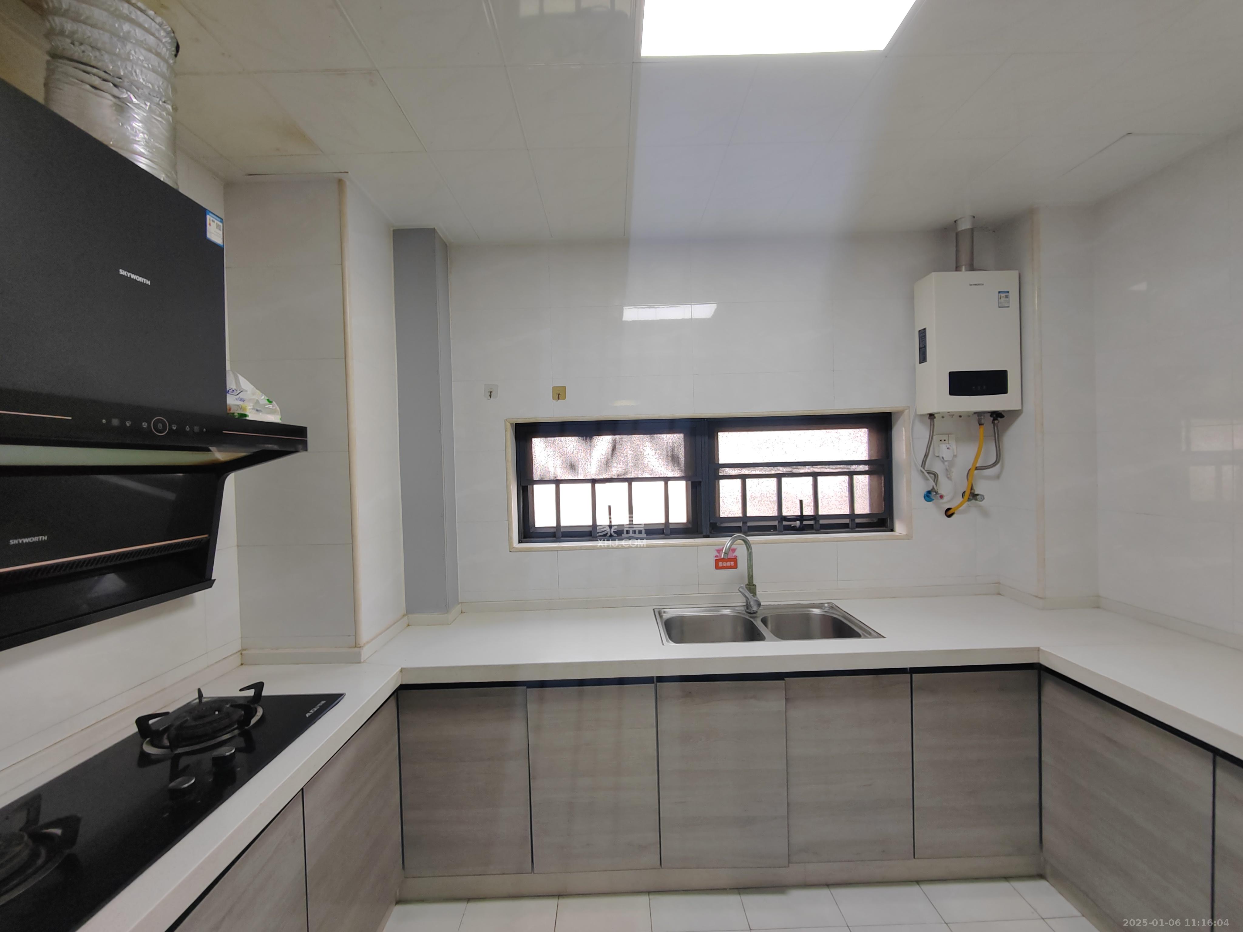 保利城(中航城国际社区、郡原美村) 3室2厅2卫 2500.0元/月 保利城(中航城国际社区、郡原美村) 3室2厅2卫 2500.0元/月室内图