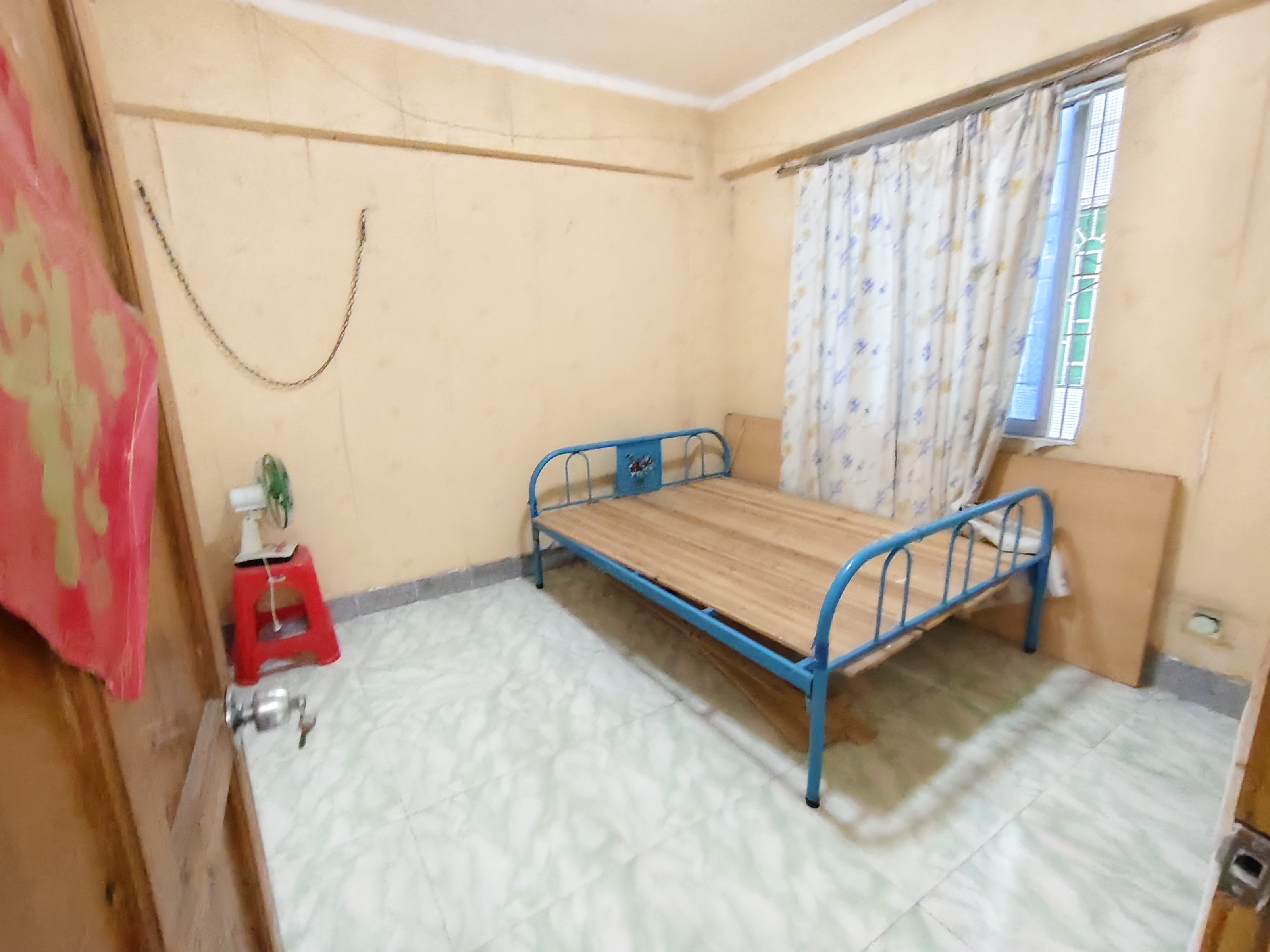 虹冠大厦 2室1厅1卫 1700.0元/月 虹冠大厦 2室1厅1卫 1700.0元/月室内图