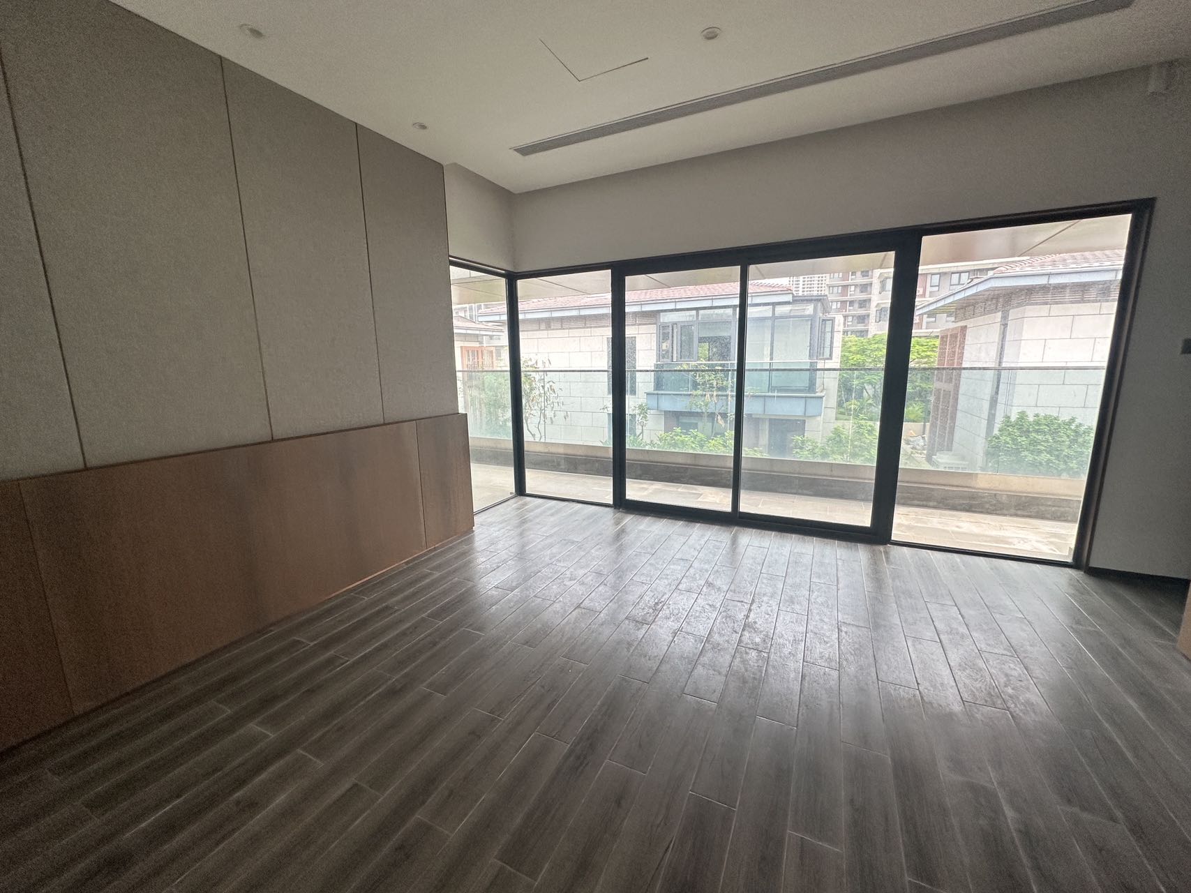鲁能海蓝公馆  3室2厅4卫    10500.0元/月室内图