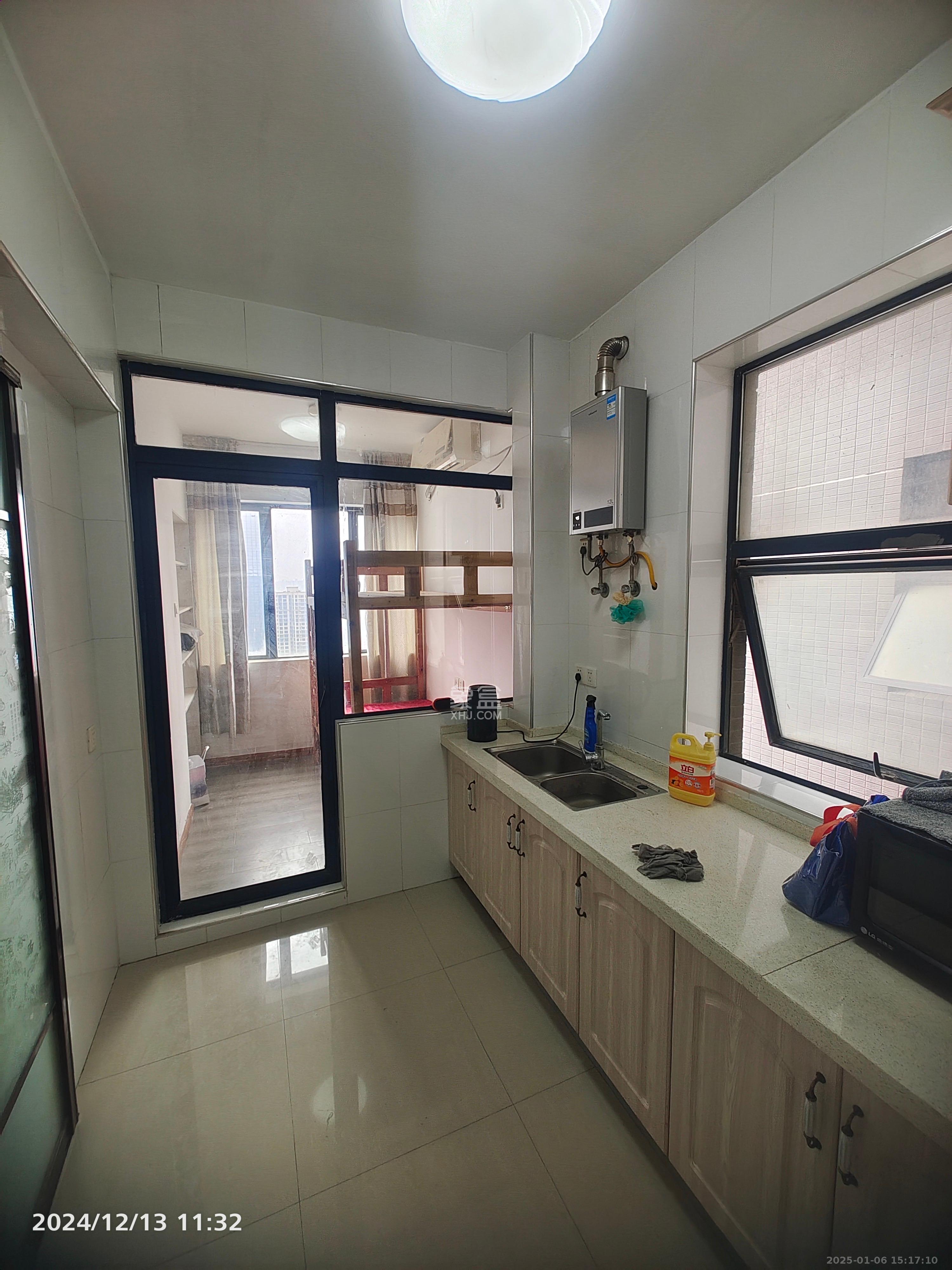 山水华景 4室2厅2卫 3000.0元/月 山水华景 4室2厅2卫 3000.0元/月室内图