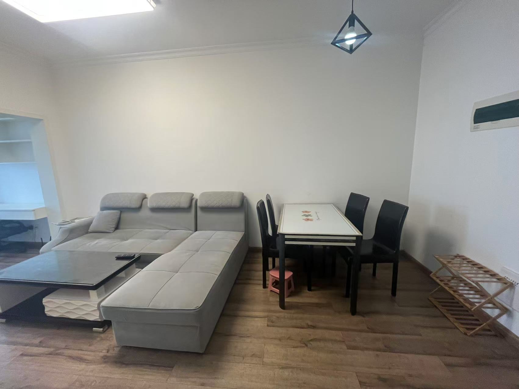 梓山湖领御 2室2厅1卫 1400.0元/月 梓山湖领御 2室2厅1卫 1400.0元/月室内图