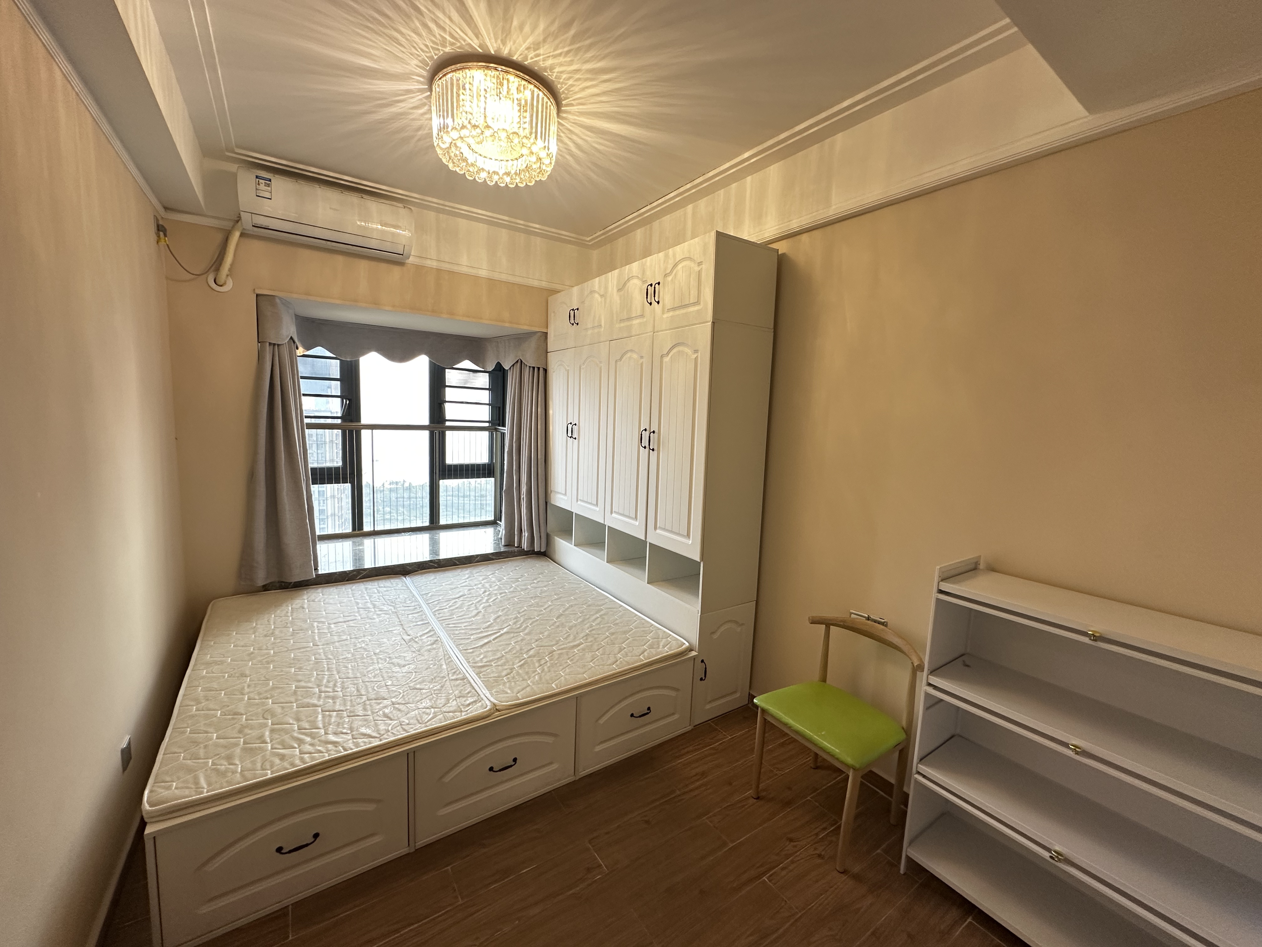 恒大美丽沙天璟湾 4室2厅2卫 5500.0元/月 恒大美丽沙天璟湾 4室2厅2卫 5500.0元/月室内图