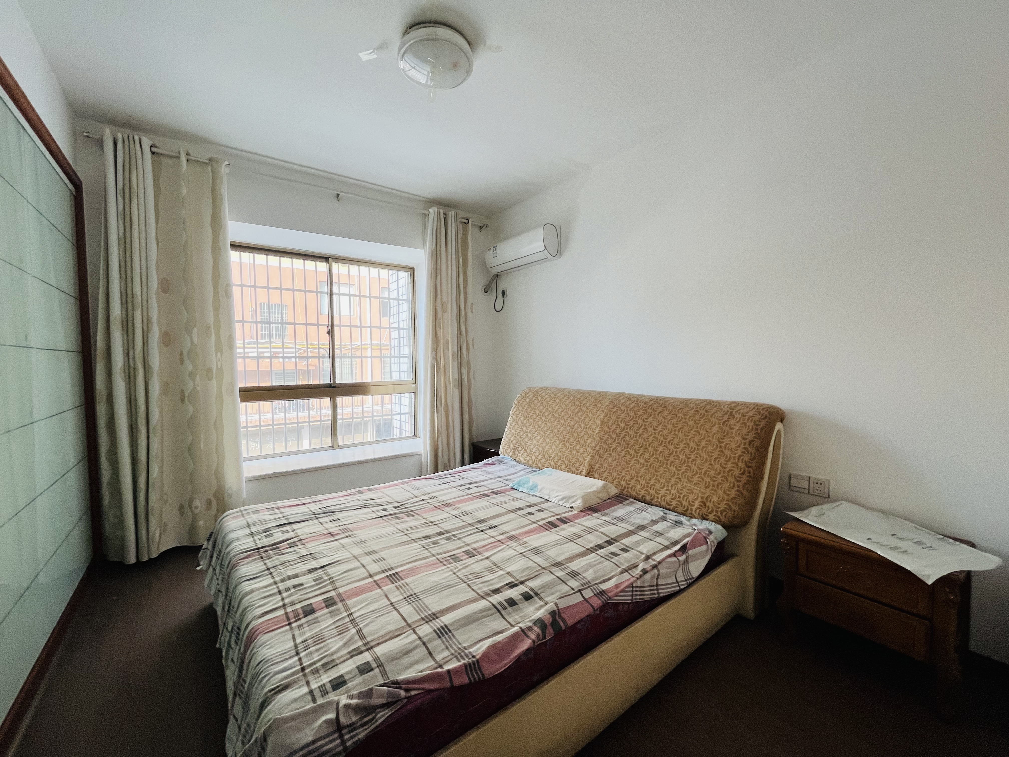 春晓小区 4室2厅2卫 1800.0元/月 春晓小区 4室2厅2卫 1800.0元/月户型图