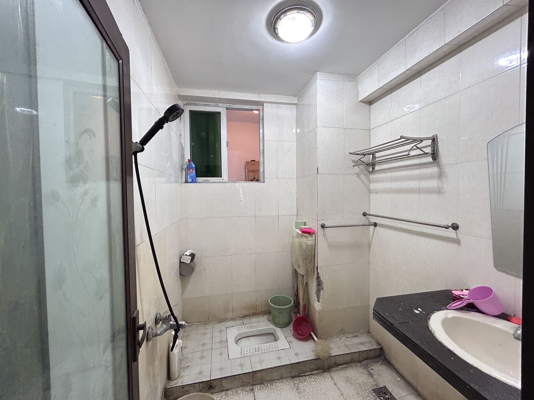 攀枝花苑 3室2厅1卫 99.0万 攀枝花苑 3室2厅1卫 99.0万卫生间