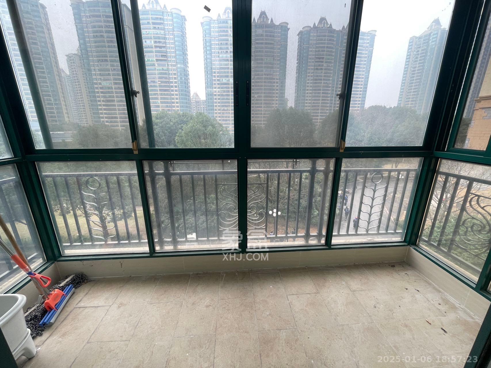 恒大雅苑 3室2厅2卫 2500.0元/月 恒大雅苑 3室2厅2卫 2500.0元/月室内图