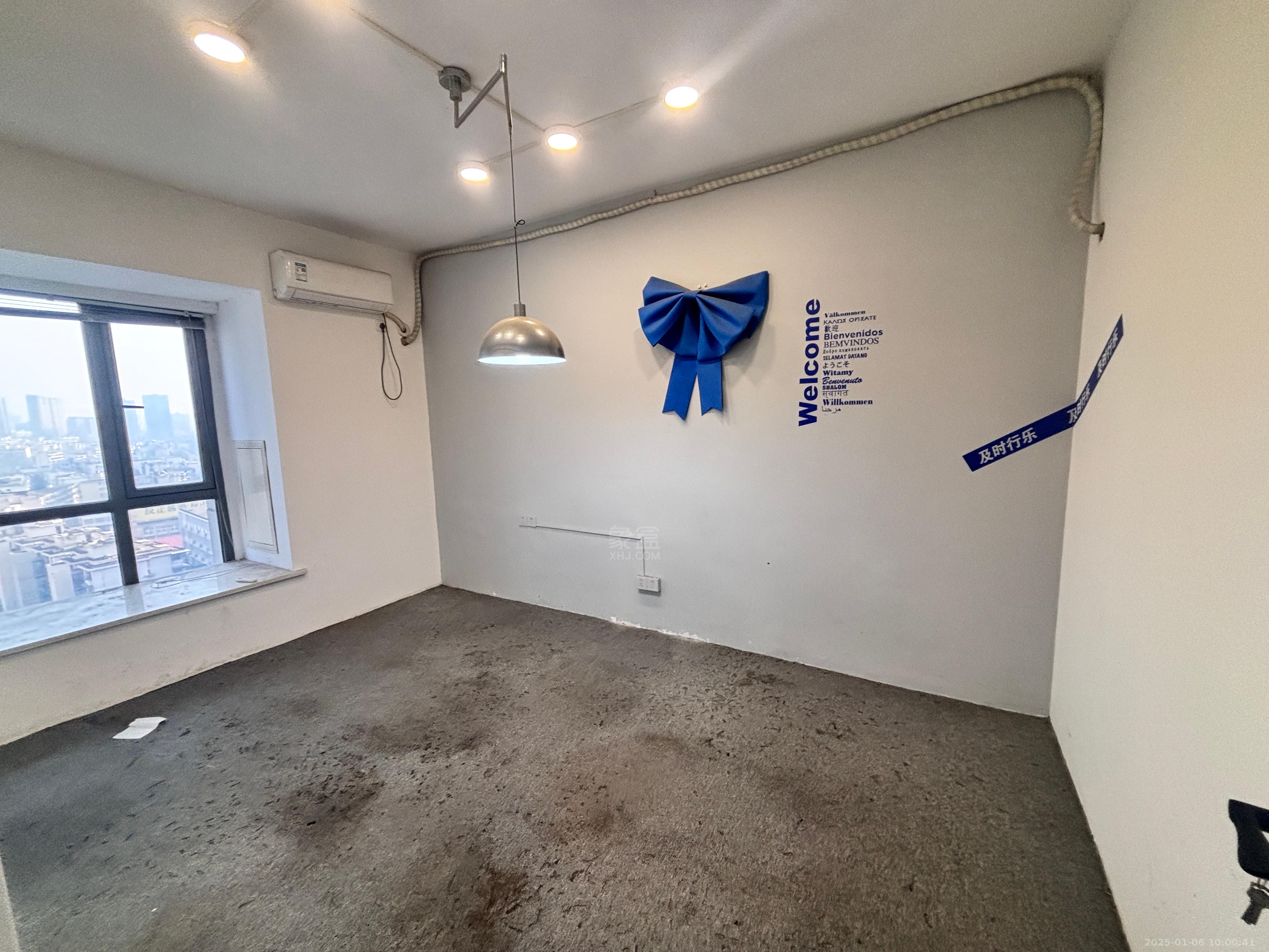 大汉希尔顿 6室2厅2卫 4200.0元/月 大汉希尔顿 6室2厅2卫 4200.0元/月室内图