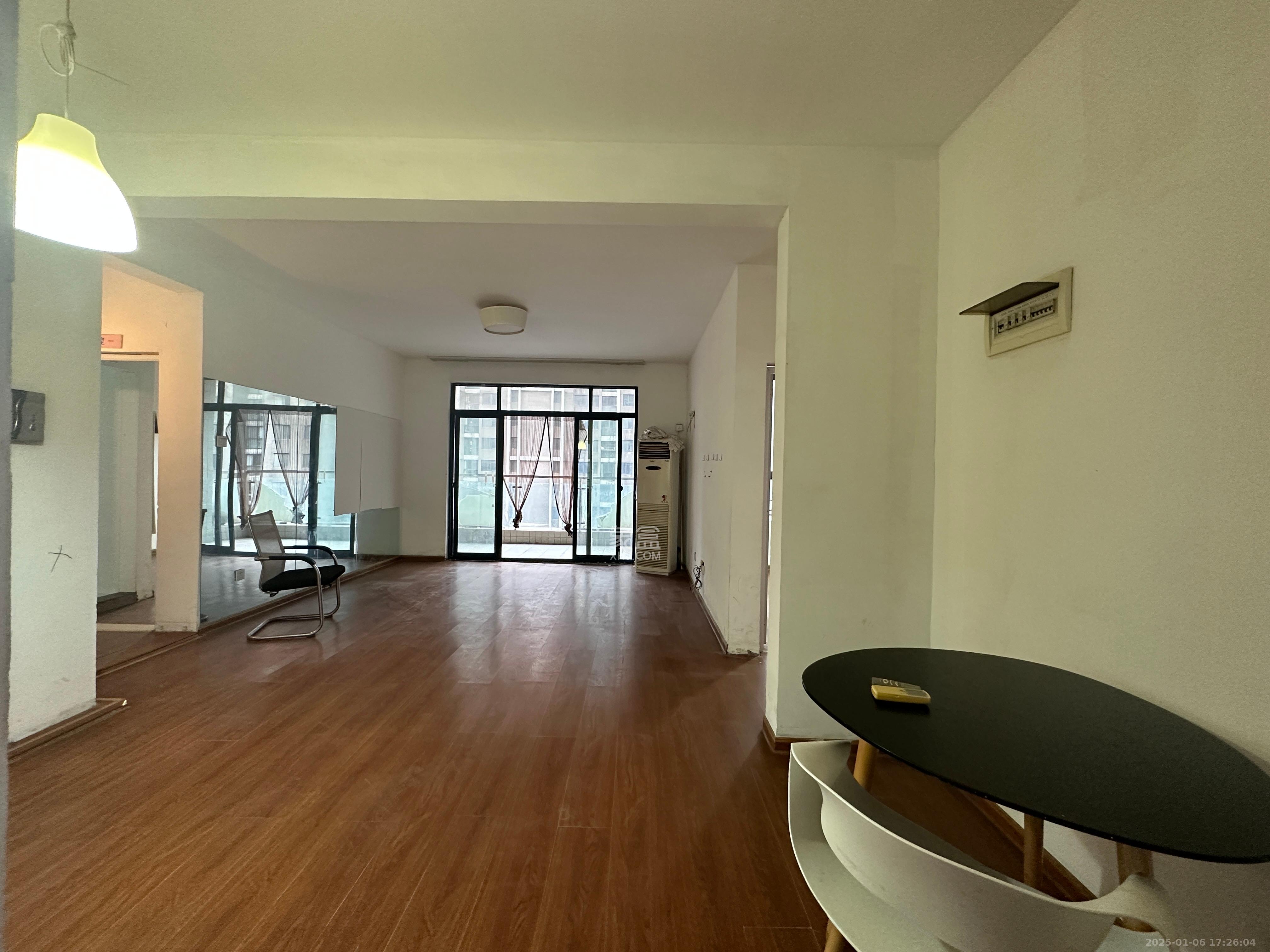 湘江世纪城咏江苑  3室2厅2卫    2200.0元/月 湘江世纪城咏江苑  3室2厅2卫    2200.0元/月