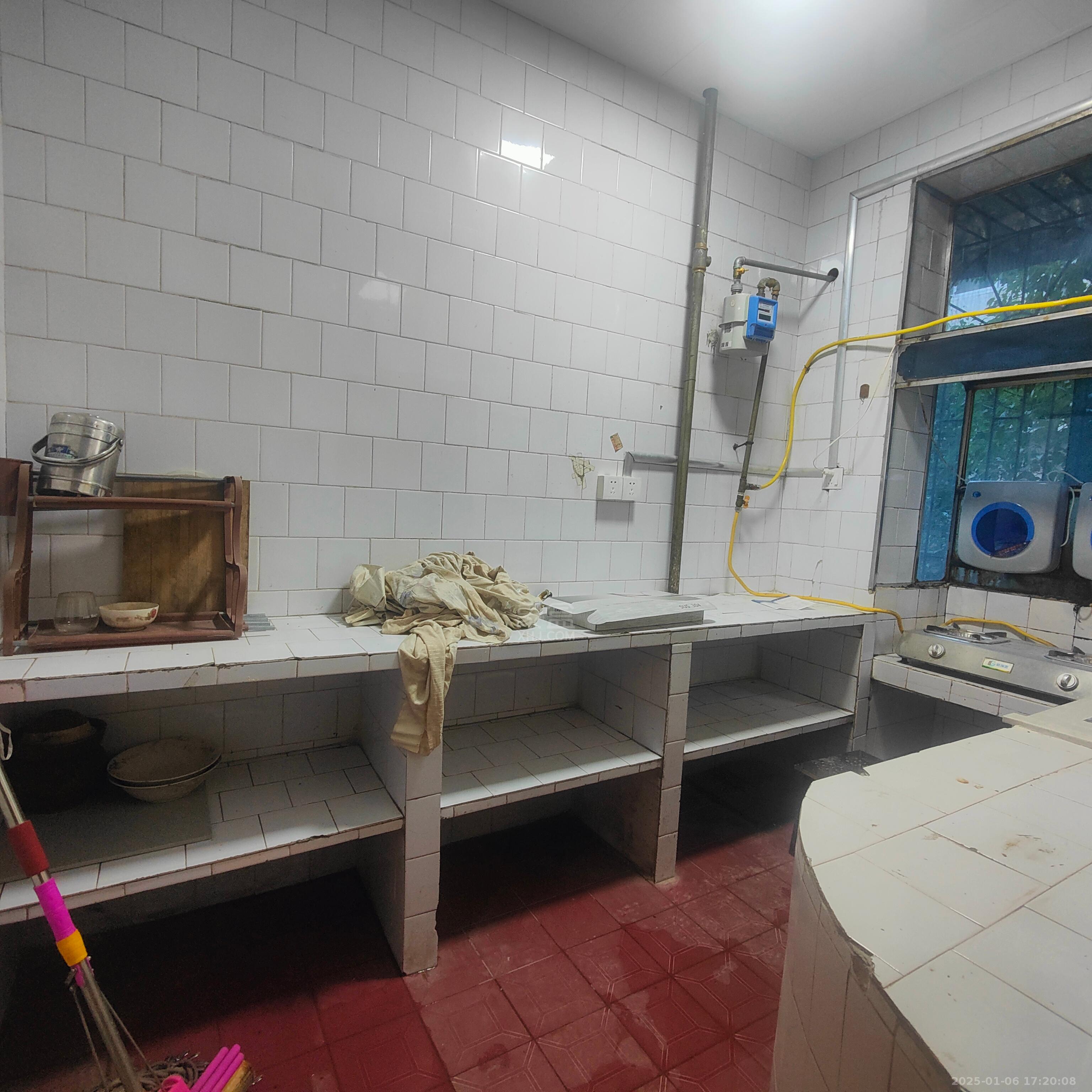 保利怡沁园 3室2厅2卫 1500.0元/月 保利怡沁园 3室2厅2卫 1500.0元/月室内图