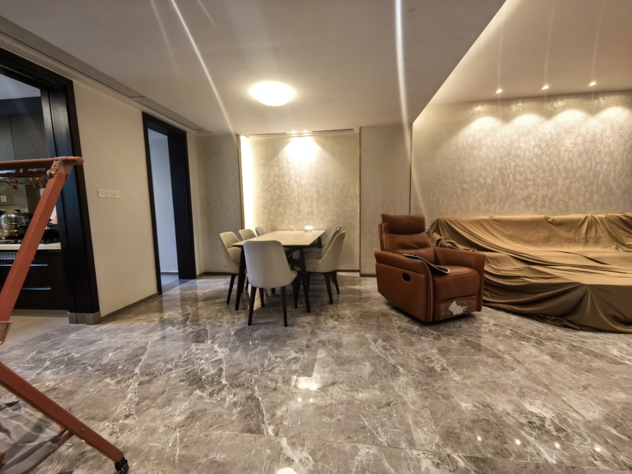 雅居乐金沙湾 5室3厅5卫 450.0万 雅居乐金沙湾 5室3厅5卫 450.0万室内图