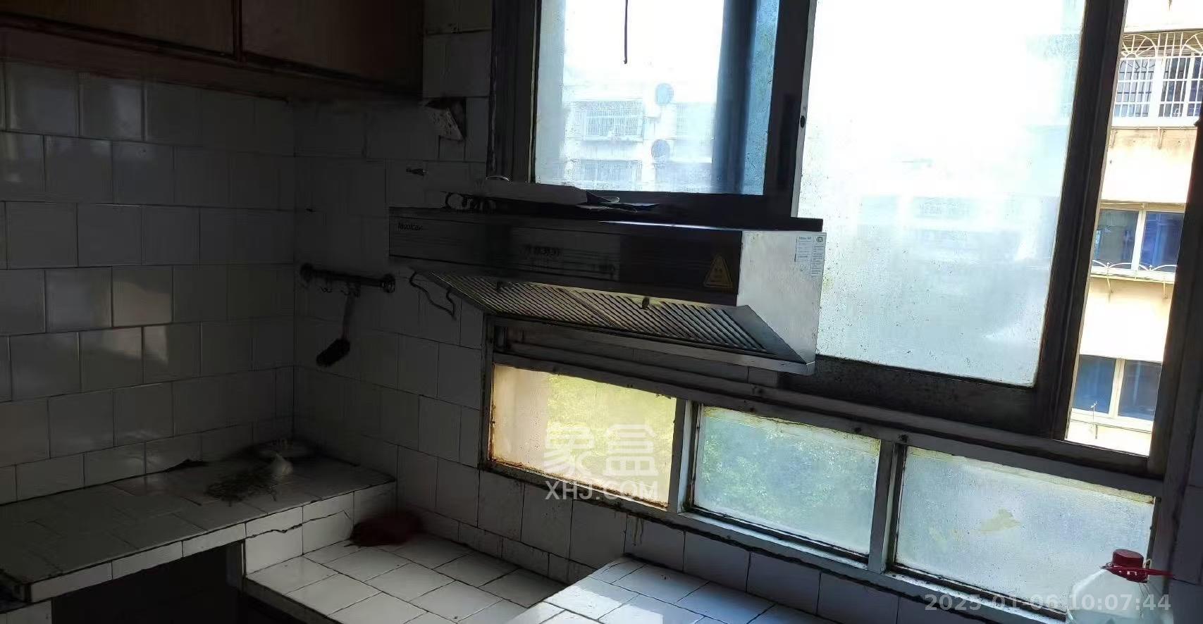 荷花园市直教师村(长沙市教育局直属教师二村) 3室2厅1卫 2000.0元/月 荷花园市直教师村(长沙市教育局直属教师二村) 3室2厅1卫 2000.0元/月室内图