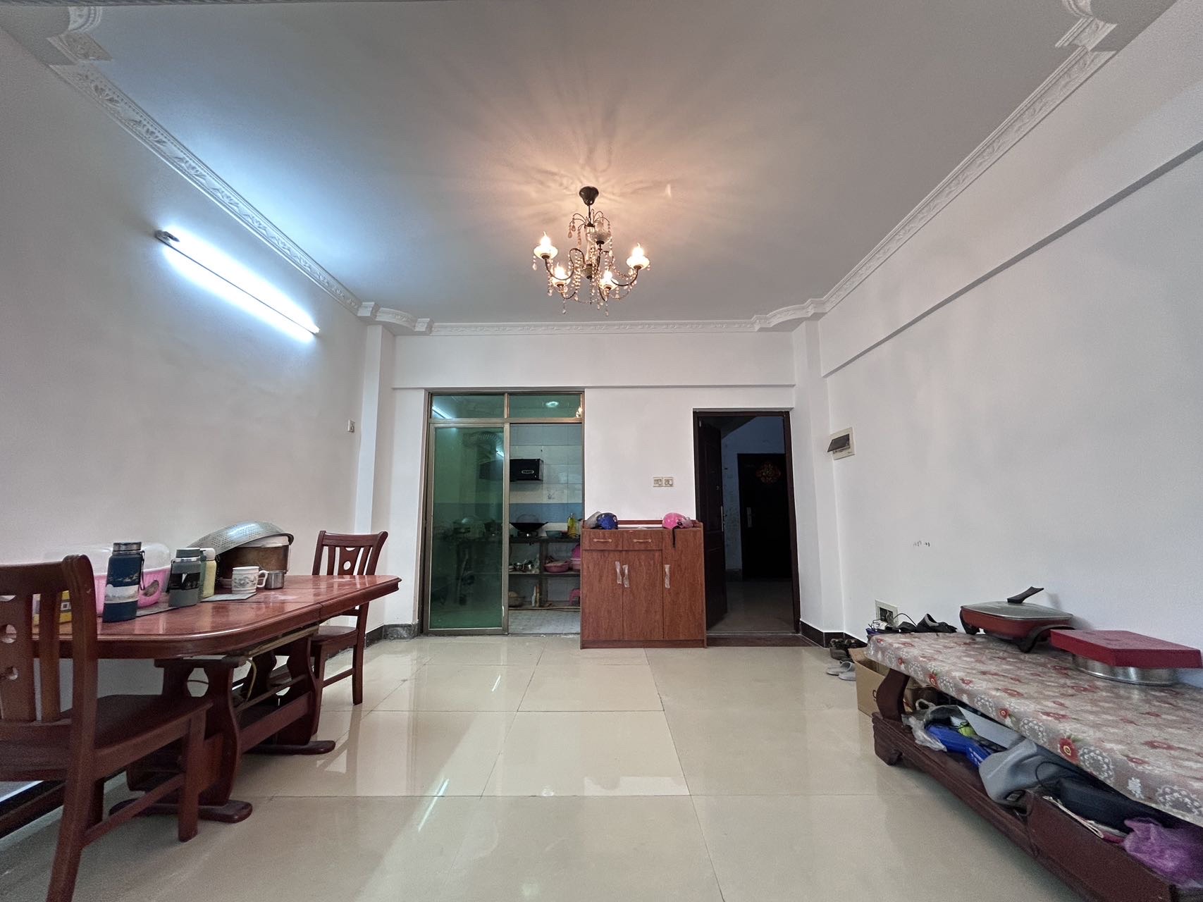 攀枝花苑 3室2厅1卫 99.0万 攀枝花苑 3室2厅1卫 99.0万客厅