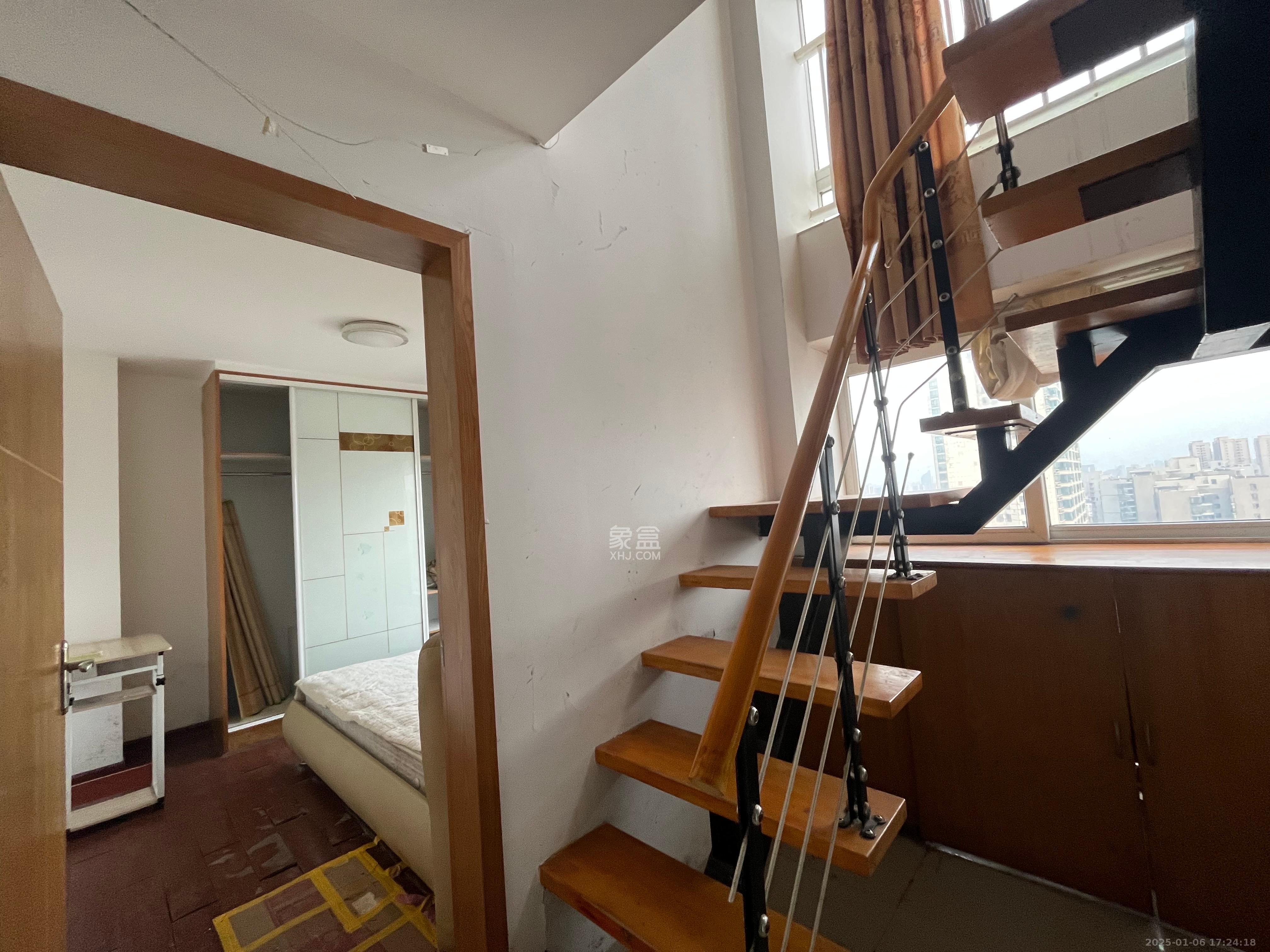 他城(天鸿时代公寓) 4室2厅2卫 2200.0元/月 他城(天鸿时代公寓) 4室2厅2卫 2200.0元/月室内图