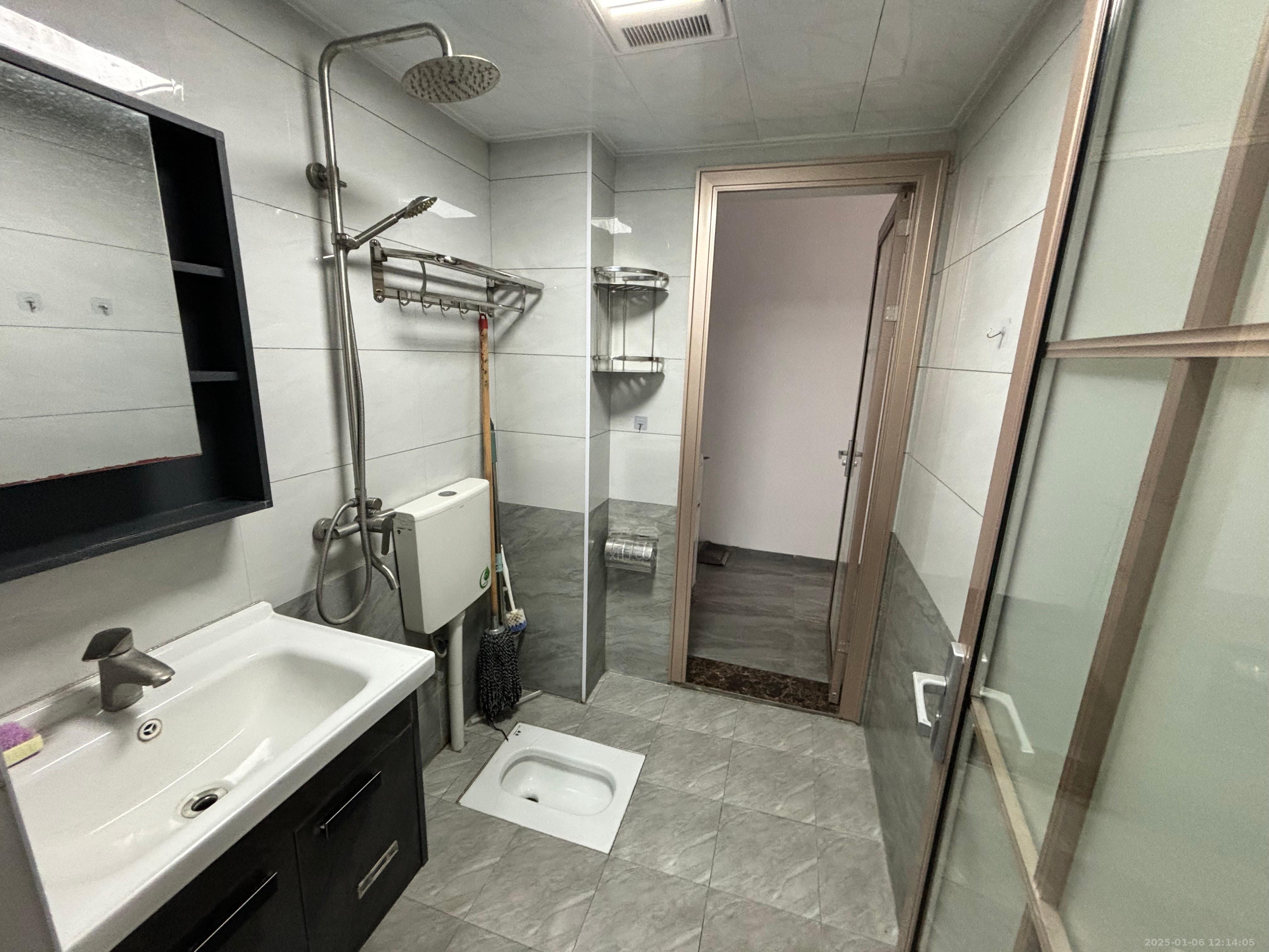 山水洲城华晨第一城 2室2厅1卫 1700.0元/月 山水洲城华晨第一城 2室2厅1卫 1700.0元/月室内图