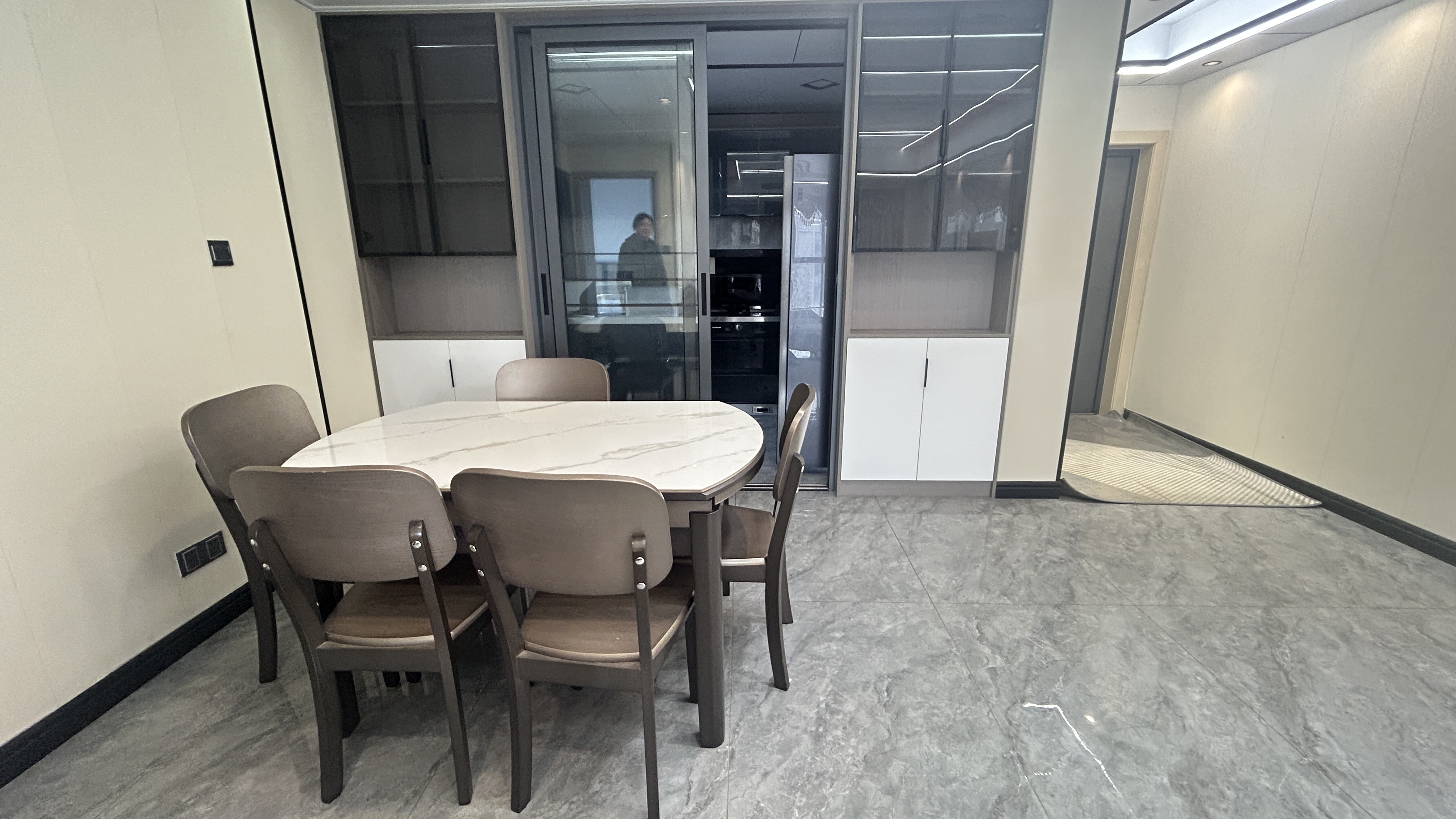 铂金汉宫 3室1厅2卫 2500.0元/月 铂金汉宫 3室1厅2卫 2500.0元/月室内图