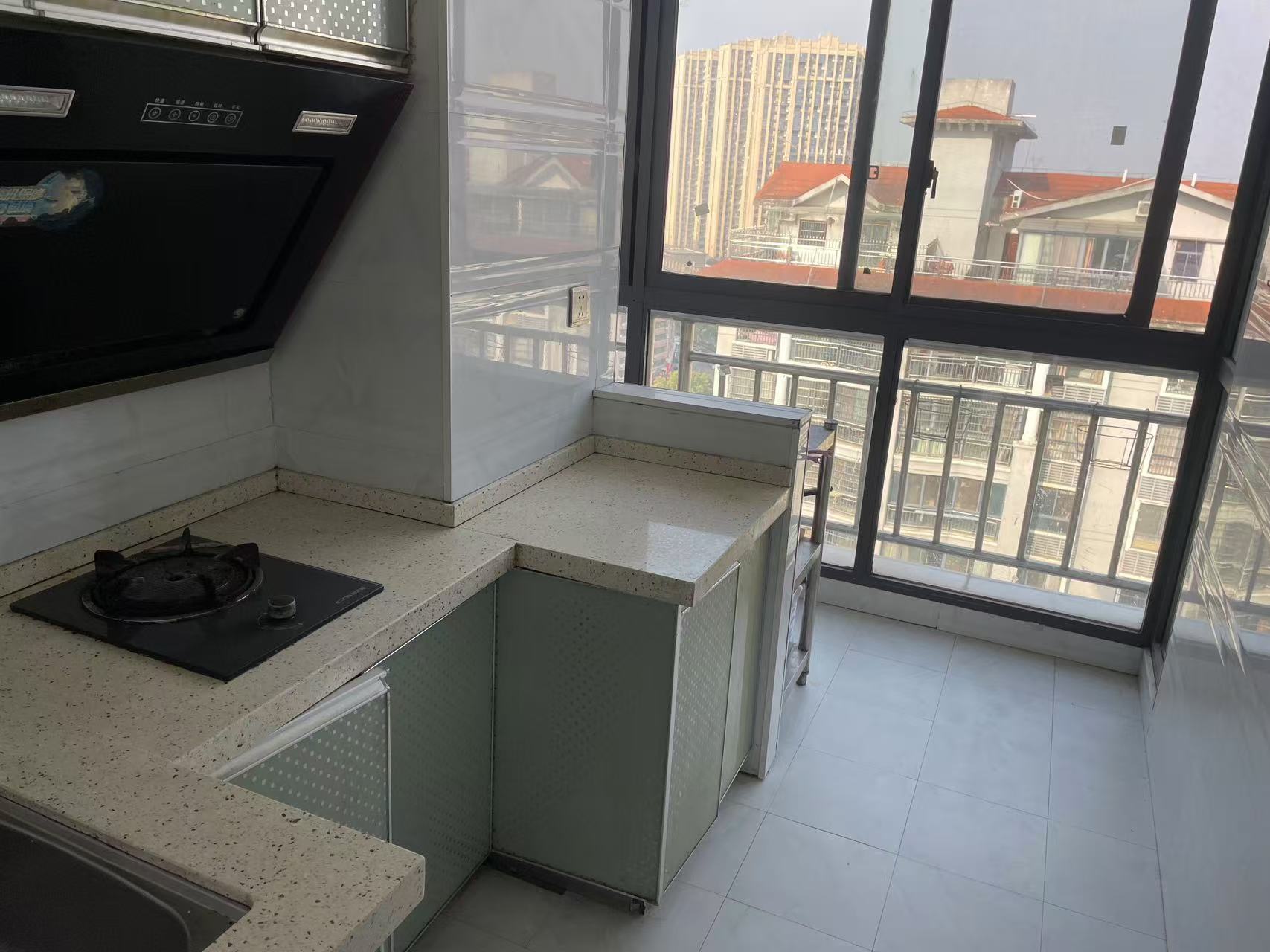 龙洲馨苑 2室2厅1卫 1500.0元/月 龙洲馨苑 2室2厅1卫 1500.0元/月室内图