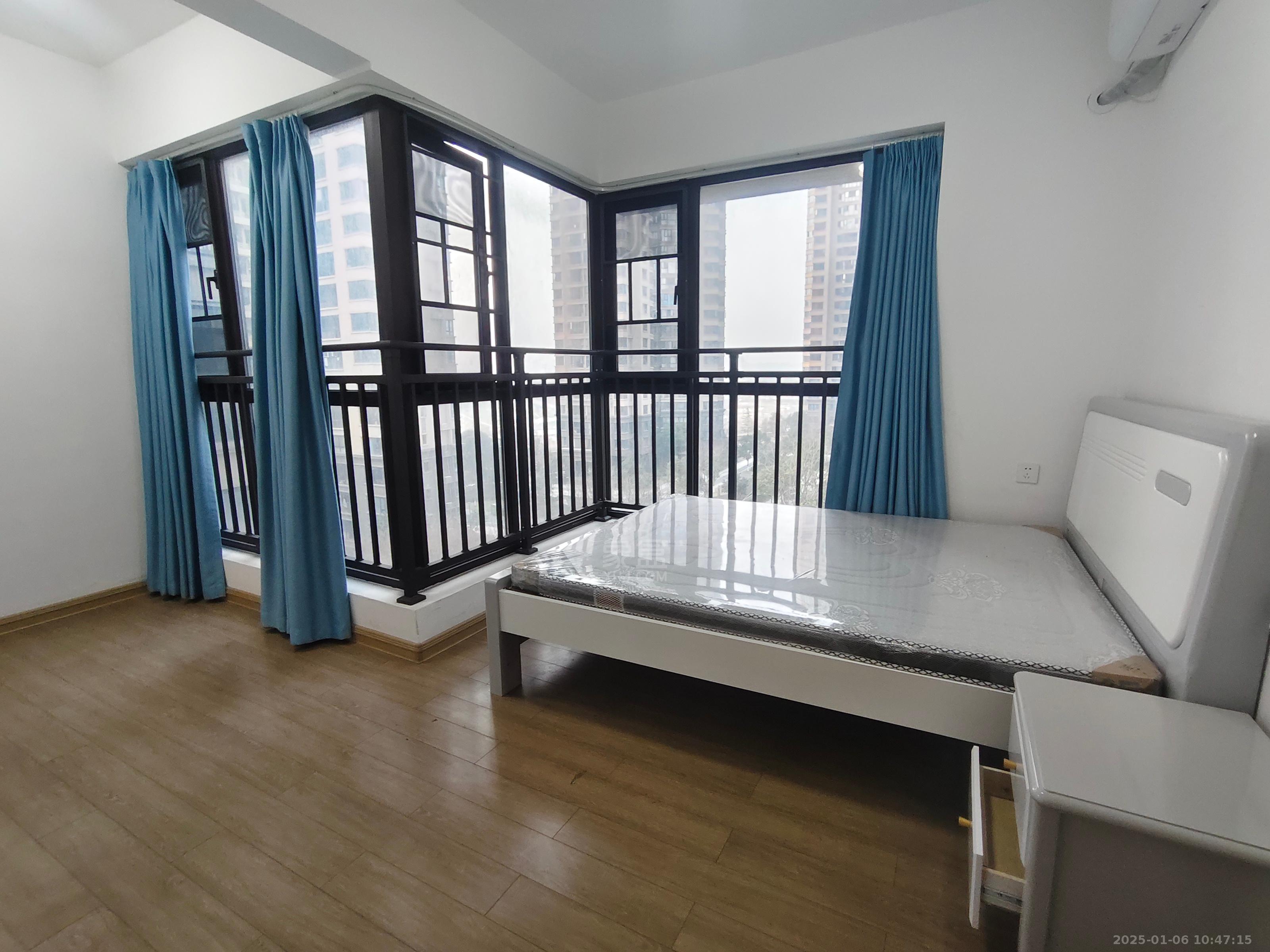 东部美的城 4室2厅1卫 2200.0元/月 东部美的城 4室2厅1卫 2200.0元/月室内图