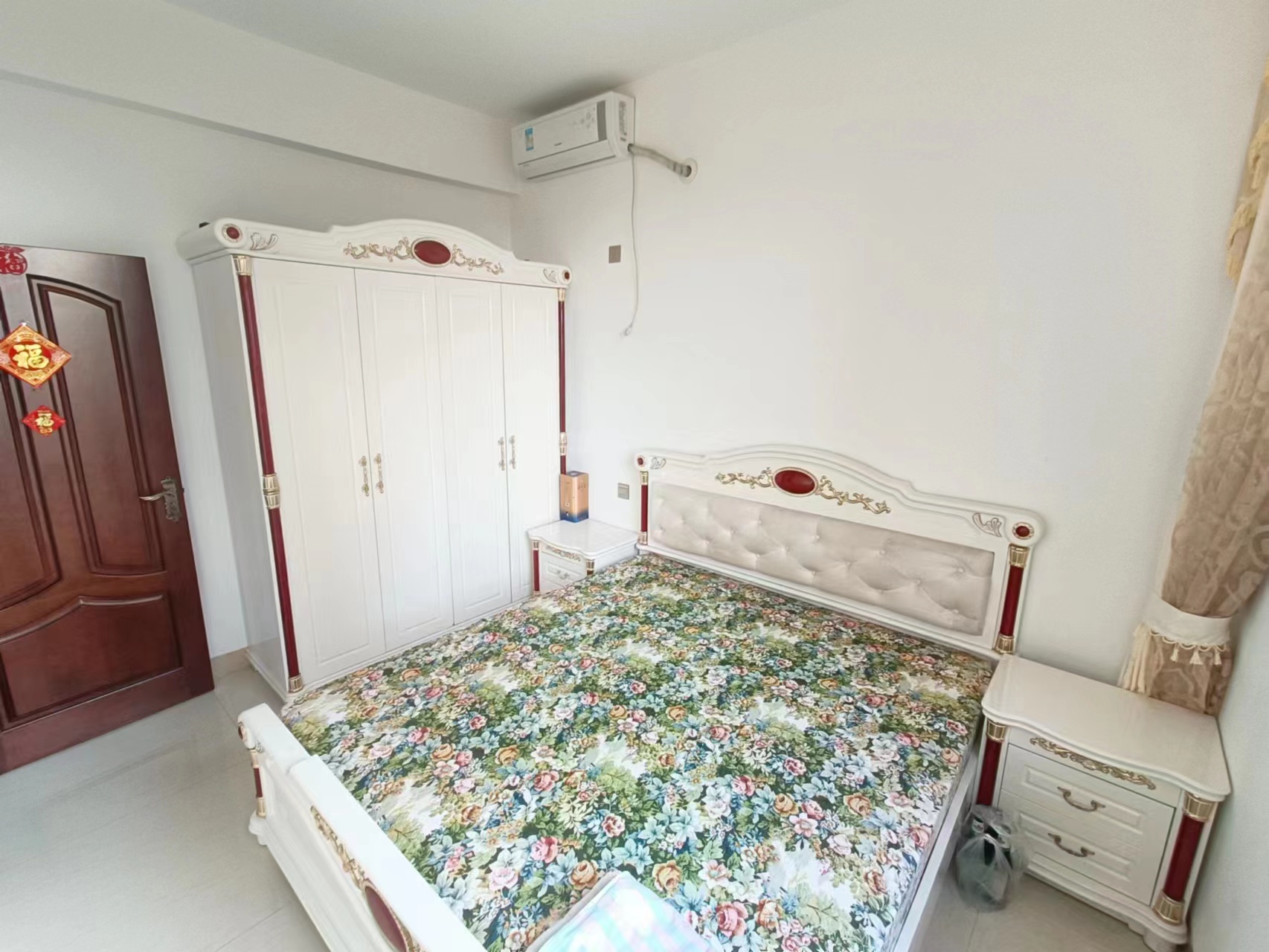 阳光西海岸三期南区(白云公寓(洋房区) 2室2厅1卫 140.0万 阳光西海岸三期南区(白云公寓(洋房区) 2室2厅1卫 140.0万客厅