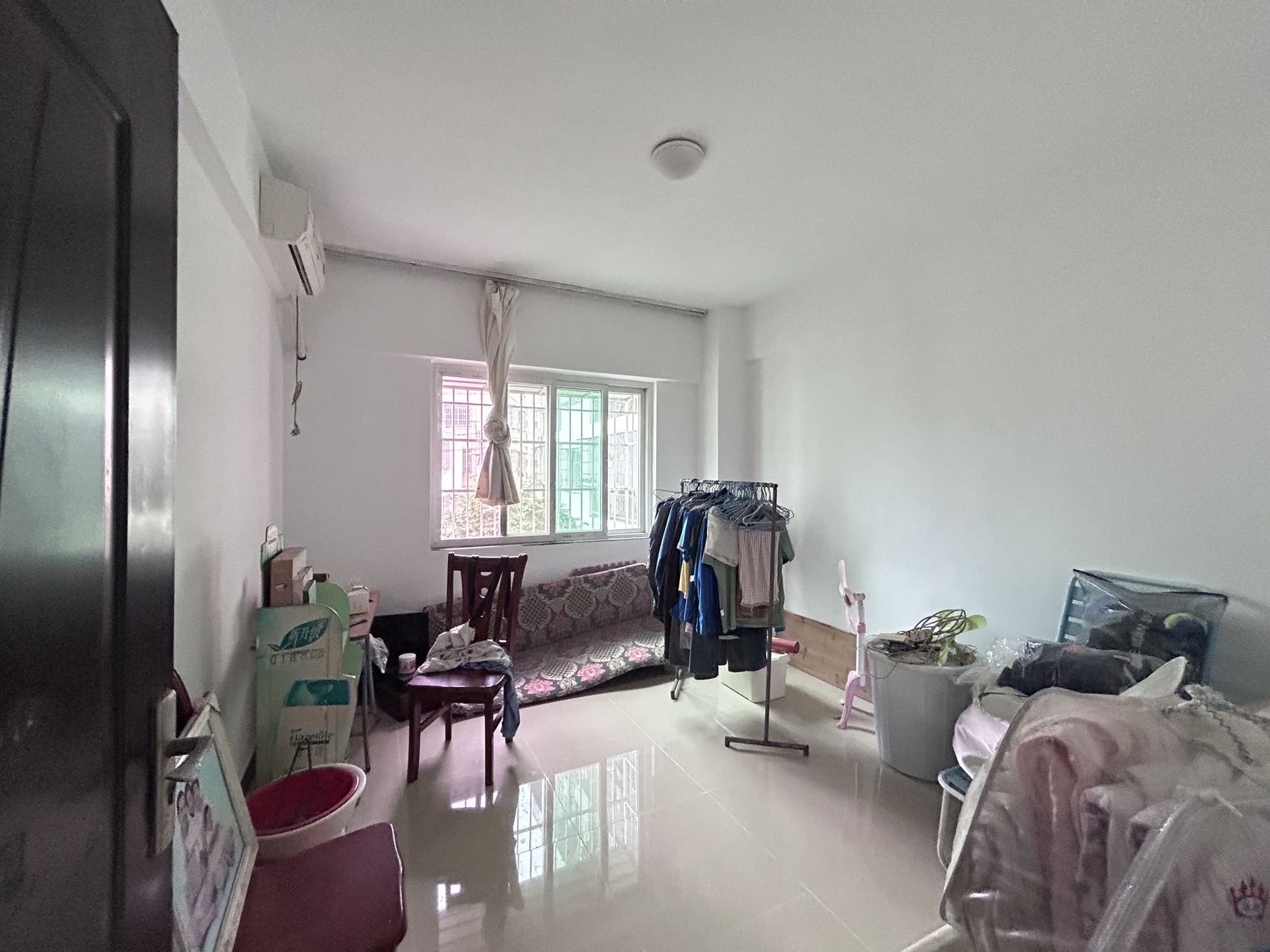 攀枝花苑 3室2厅1卫 99.0万 攀枝花苑 3室2厅1卫 99.0万客厅