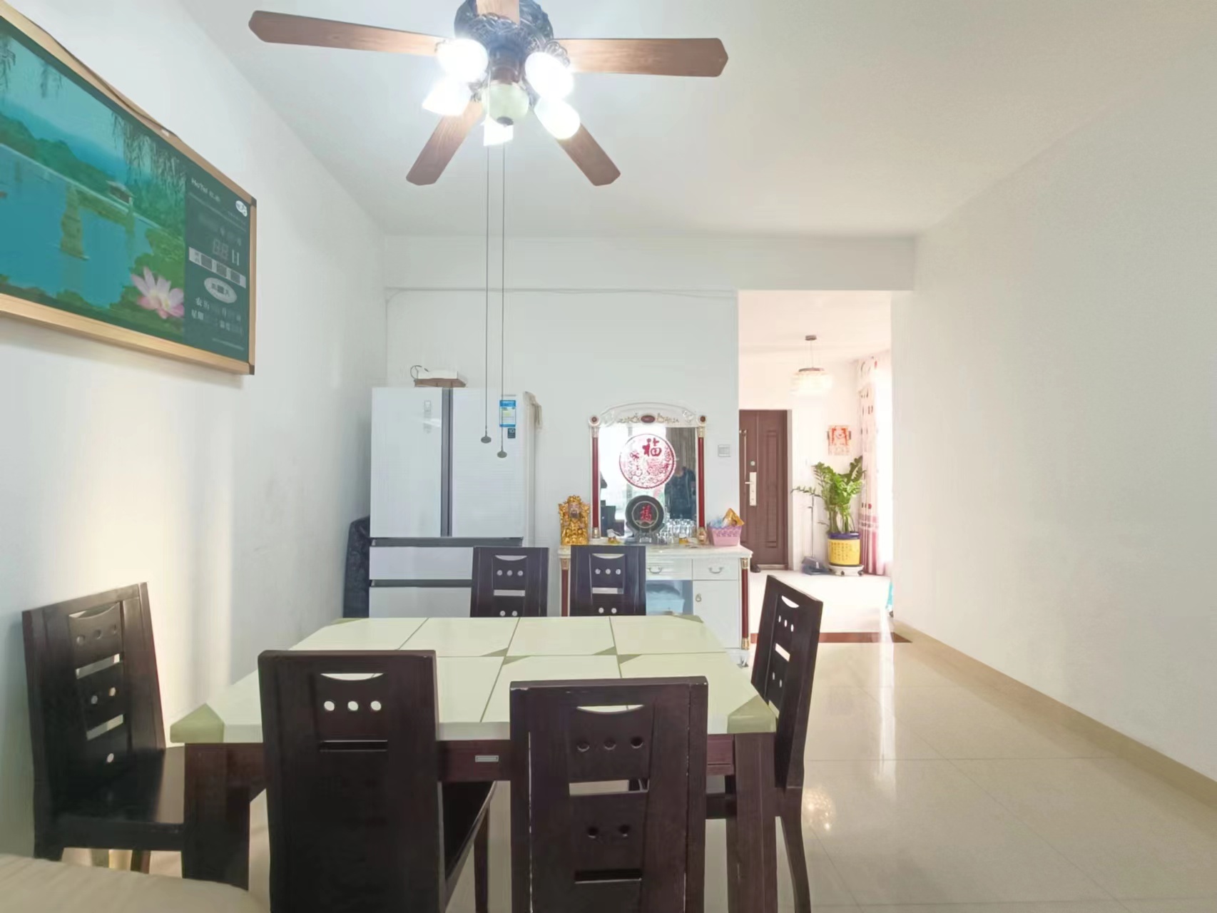 阳光西海岸三期南区(白云公寓(洋房区) 2室2厅1卫 140.0万 阳光西海岸三期南区(白云公寓(洋房区) 2室2厅1卫 140.0万客厅