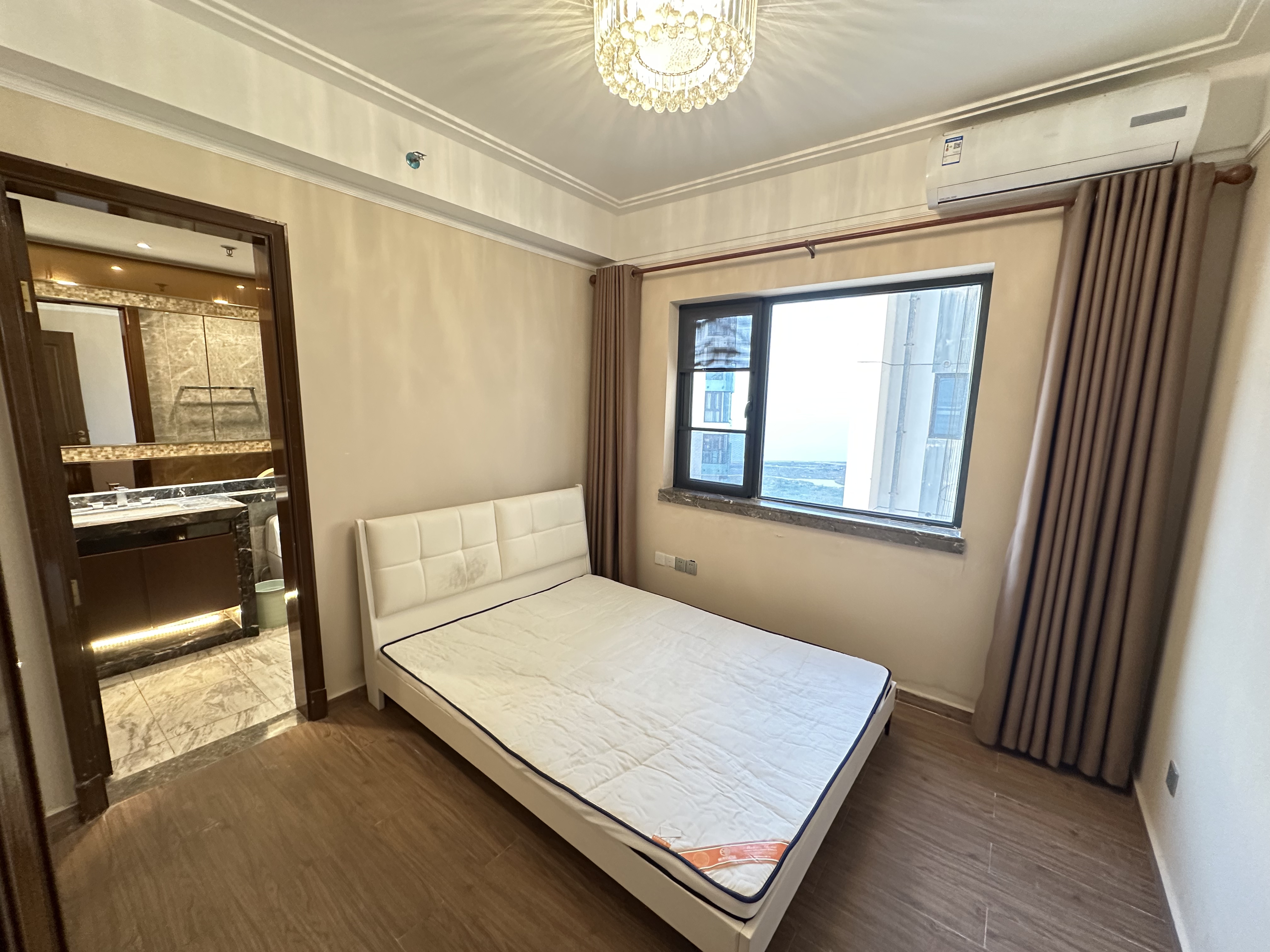 恒大美丽沙天璟湾 4室2厅2卫 5500.0元/月 恒大美丽沙天璟湾 4室2厅2卫 5500.0元/月室内图