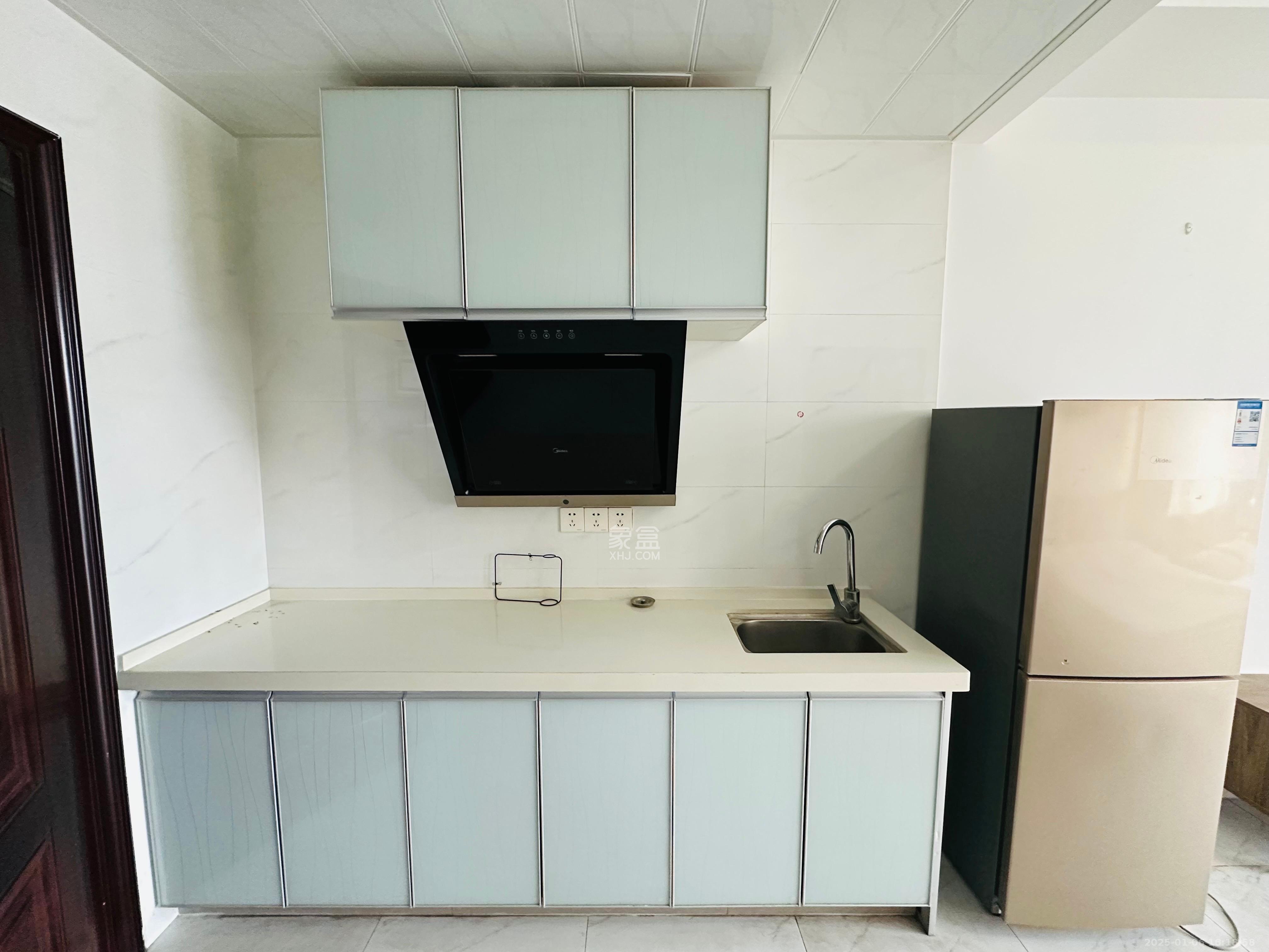 明大佳园  1室1厅1卫    1600.0元/月室内图