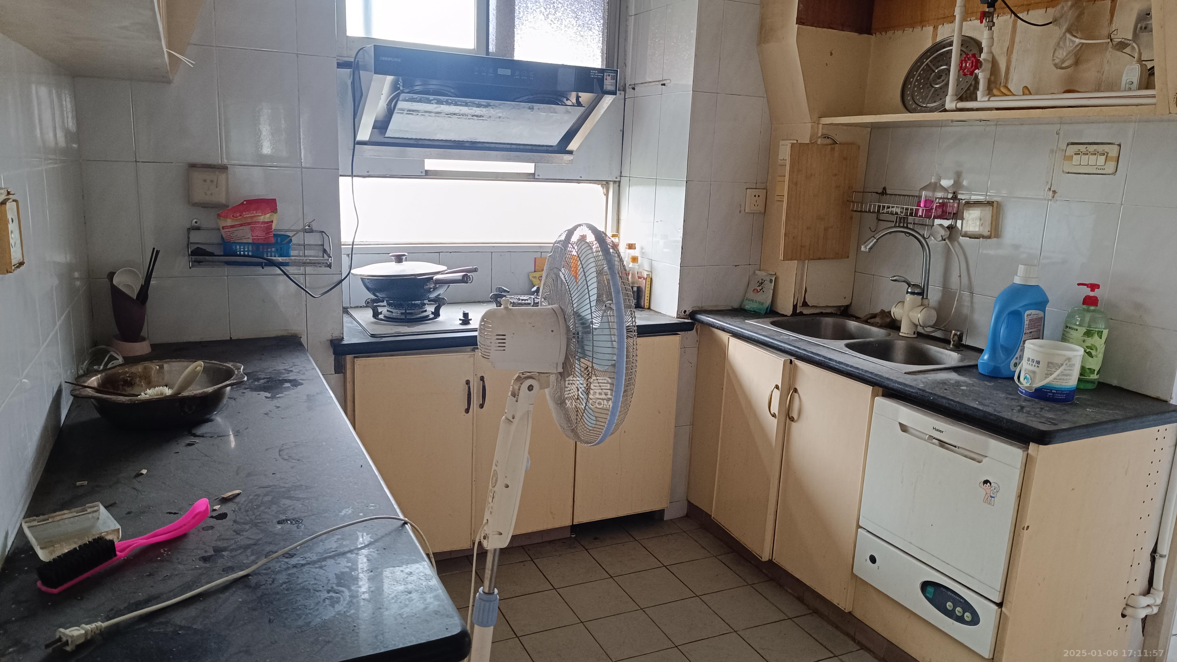 狮子山一片  4室2厅2卫    1700.0元/月 狮子山一片  4室2厅2卫    1700.0元/月室内图