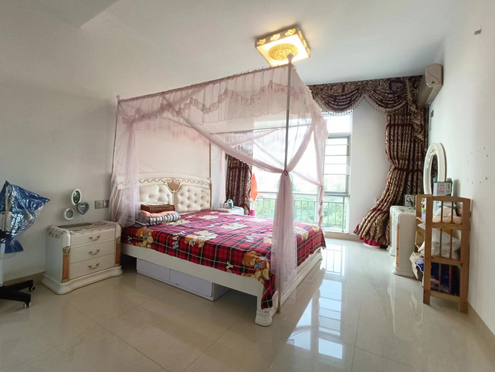 阳光西海岸三期南区(白云公寓(洋房区) 2室2厅1卫 140.0万 阳光西海岸三期南区(白云公寓(洋房区) 2室2厅1卫 140.0万客厅